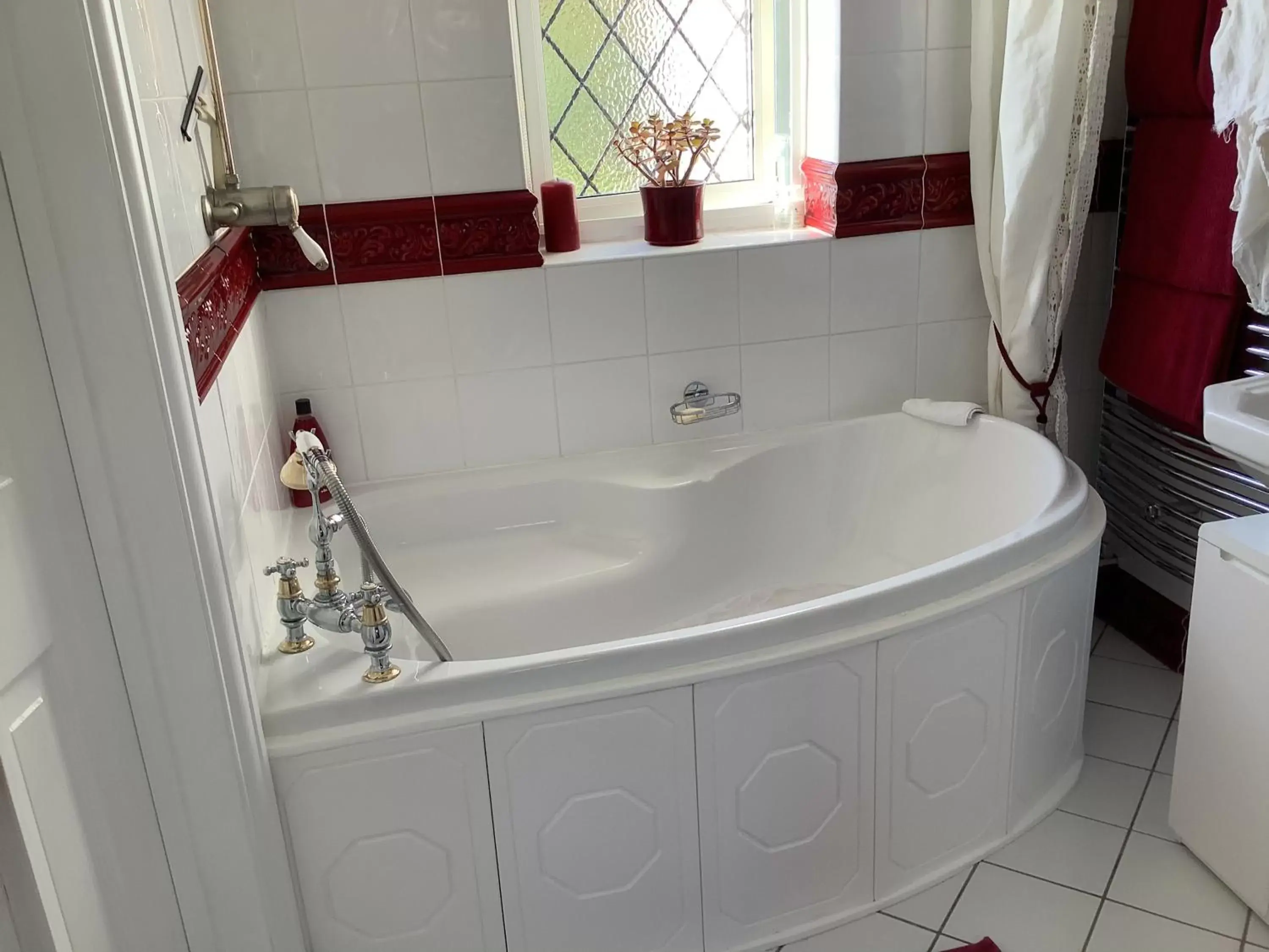 Bathroom in Ragged Hall Lane