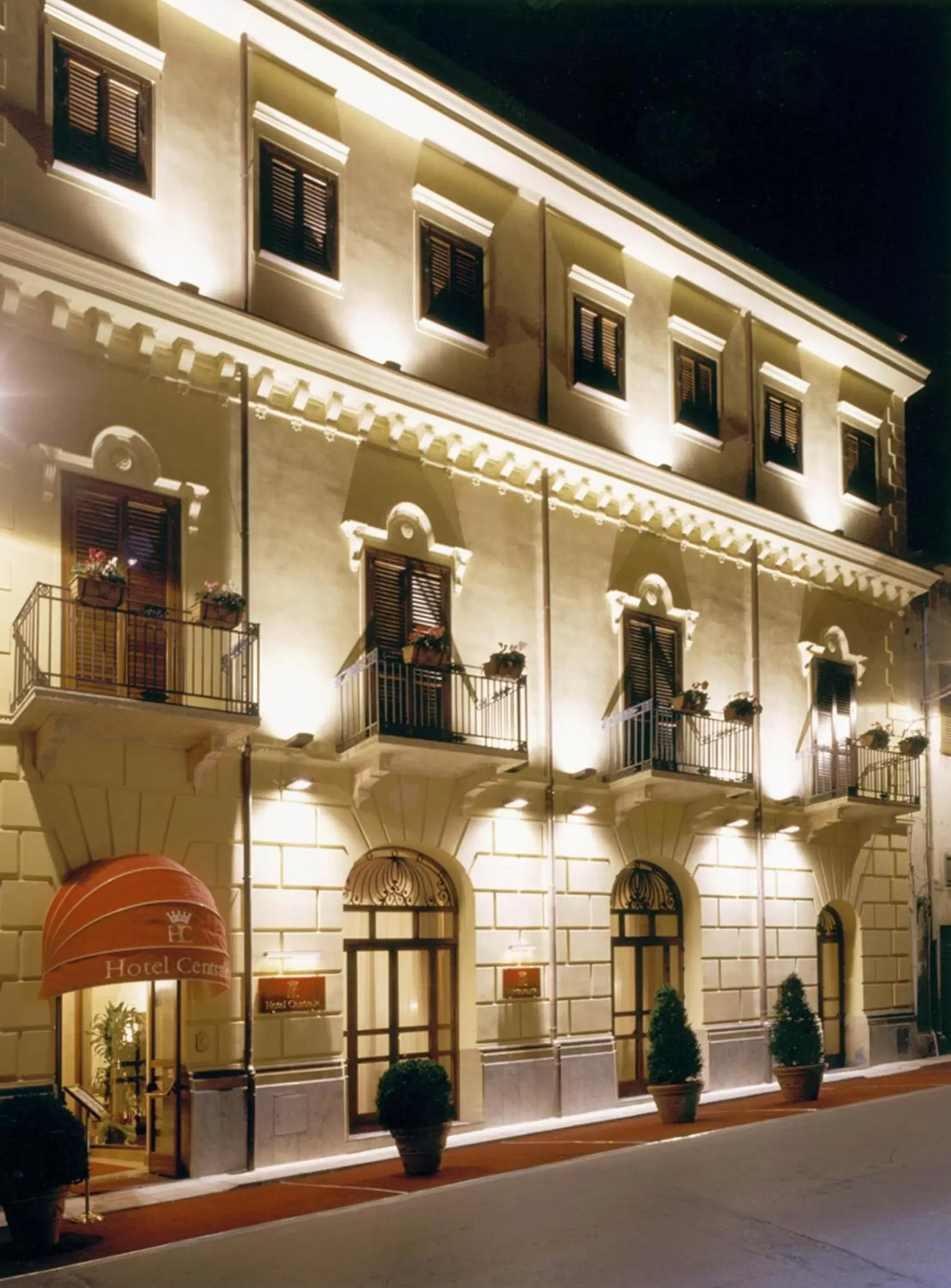 Facade/entrance, Property Building in Hotel Centrale Spa & Relax