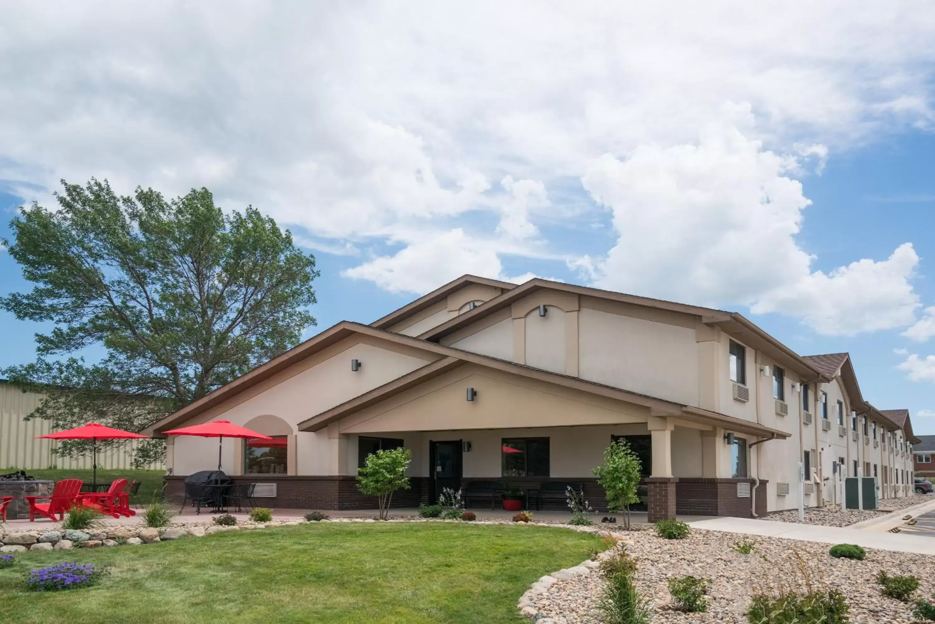 Facade/entrance, Property Building in Super 8 by Wyndham Spirit Lake/Okoboji