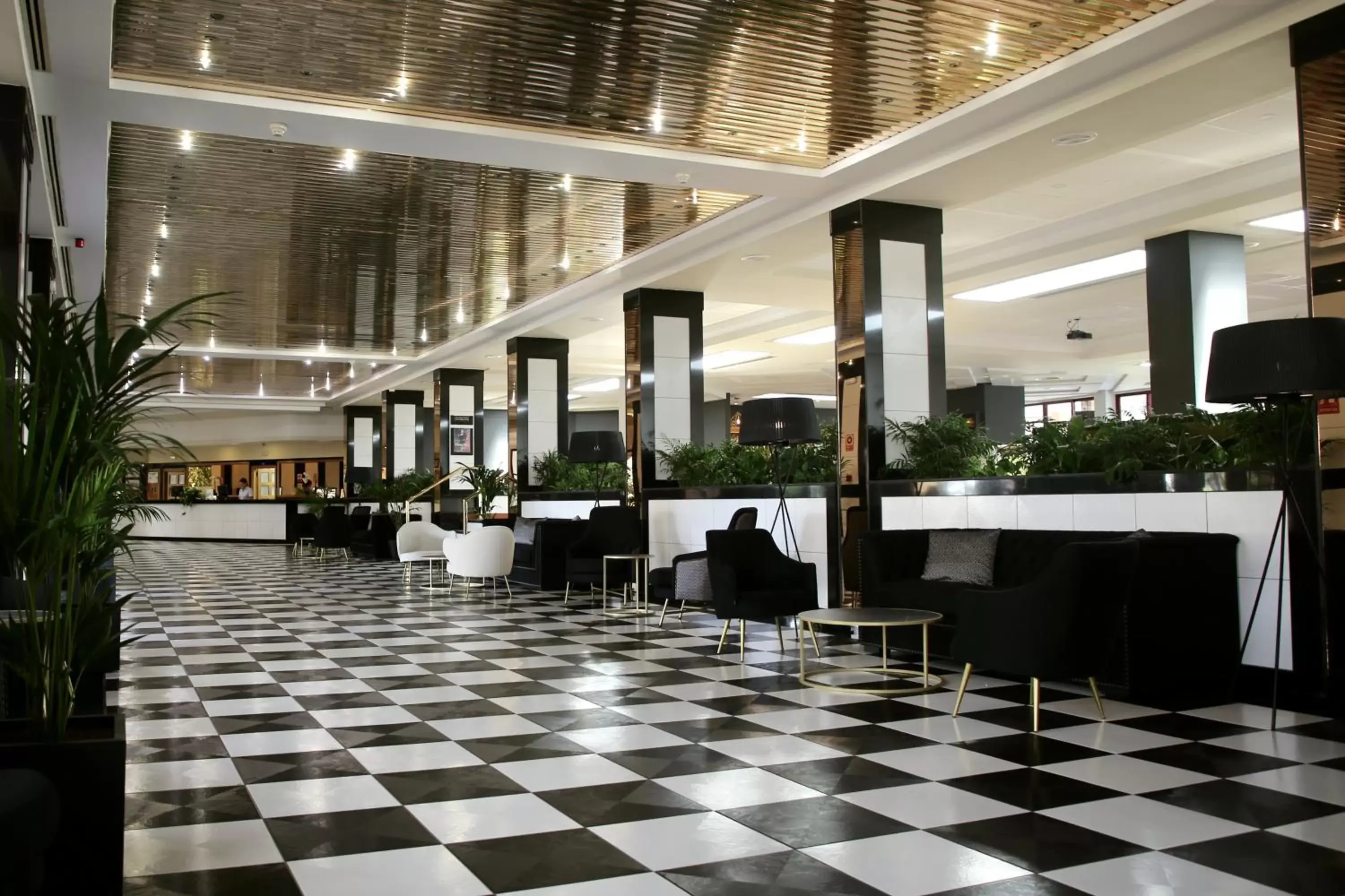Lobby or reception, Restaurant/Places to Eat in Hotel Puerto Palace
