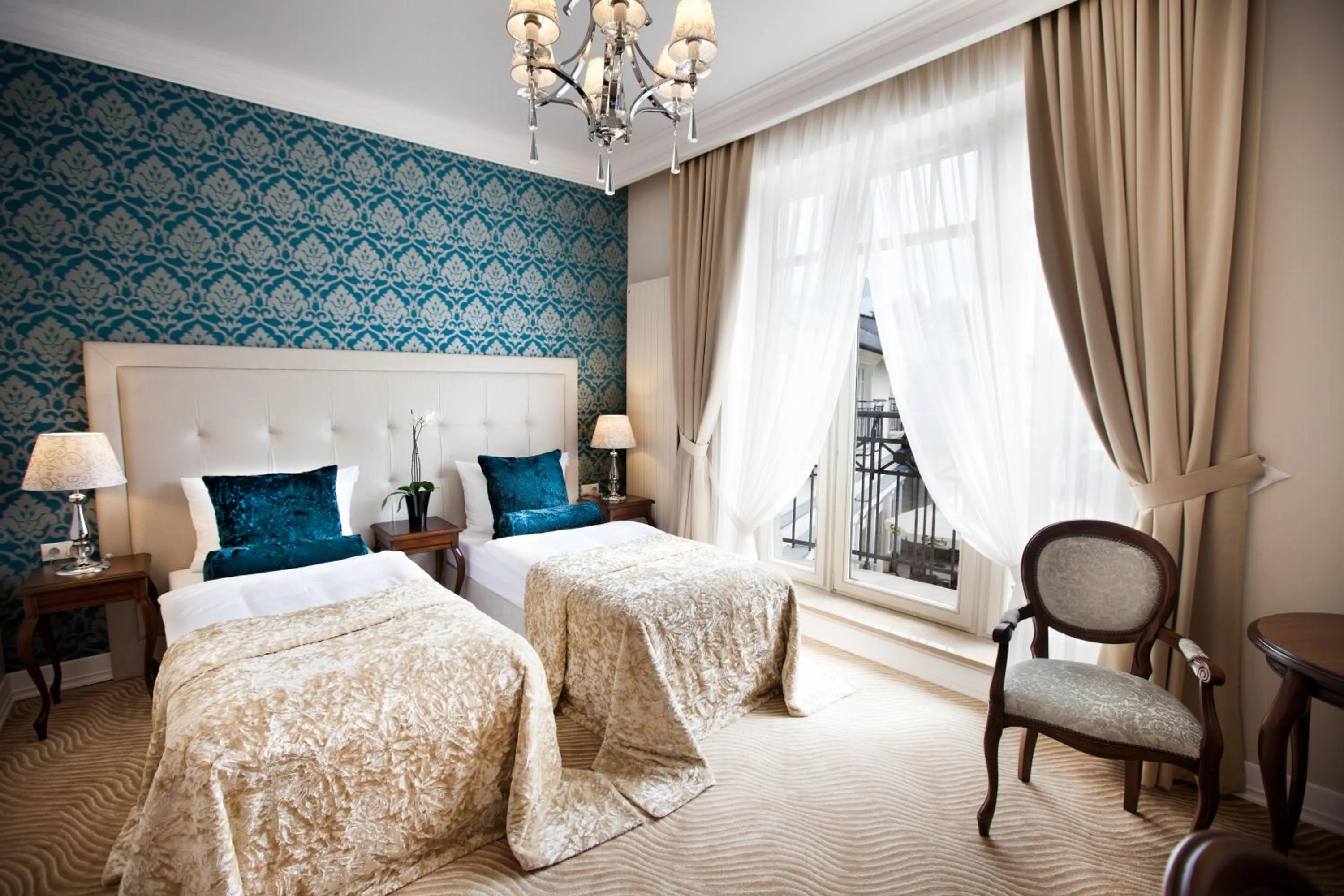 Standard Twin Room with Garden View in Rezydencja Luxury Hotel Bytom Piekary Śląskie