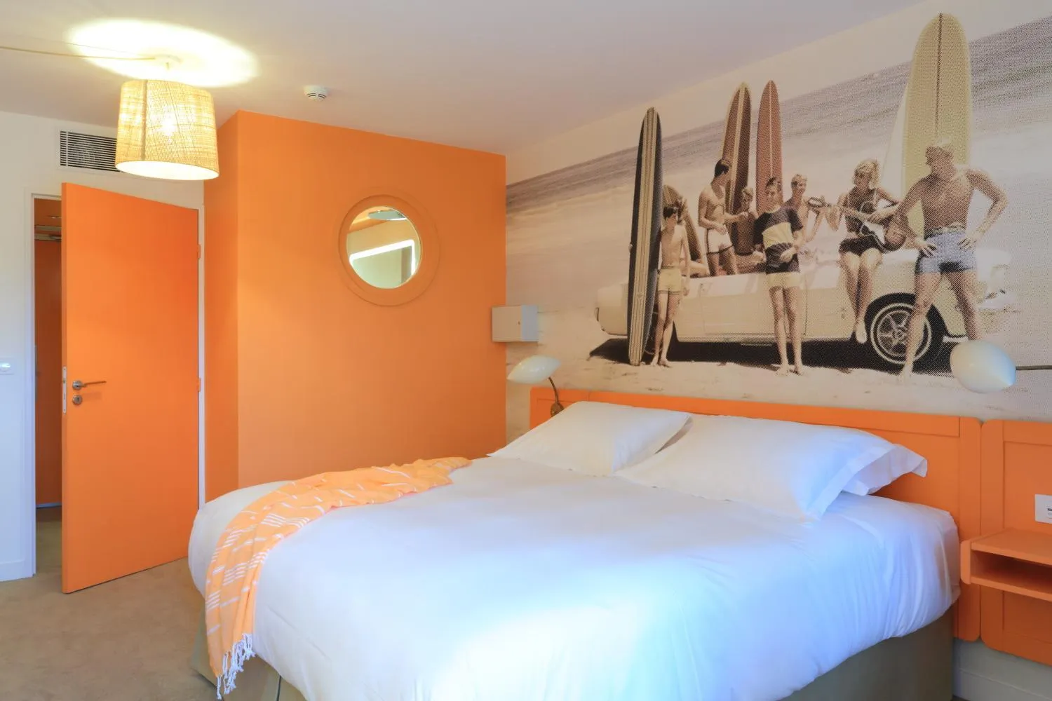 Photo of the whole room, Bed in Hotel Casarose - Cannes Mandelieu