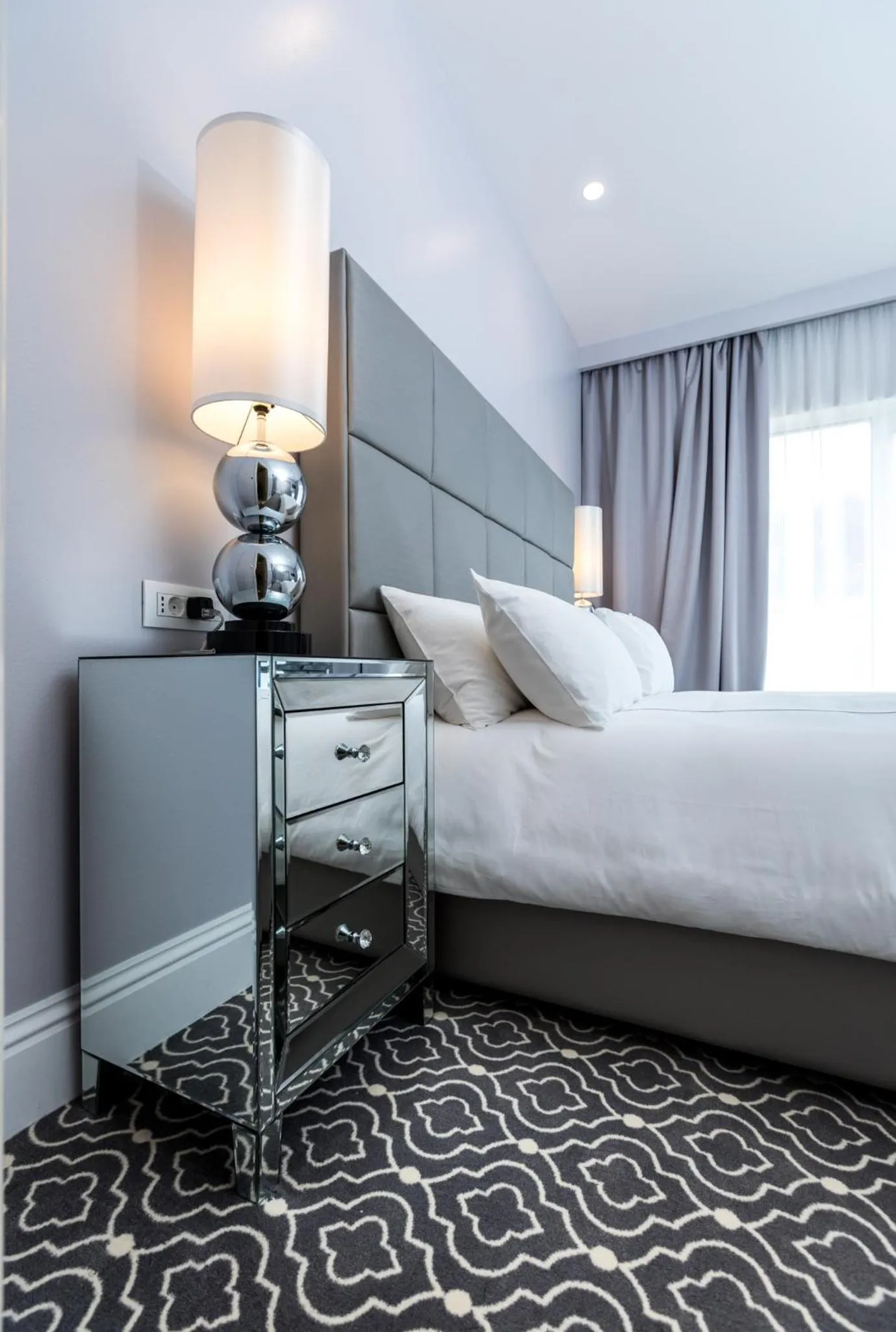 Photo of the whole room, Bed in Royal Palm Hotel