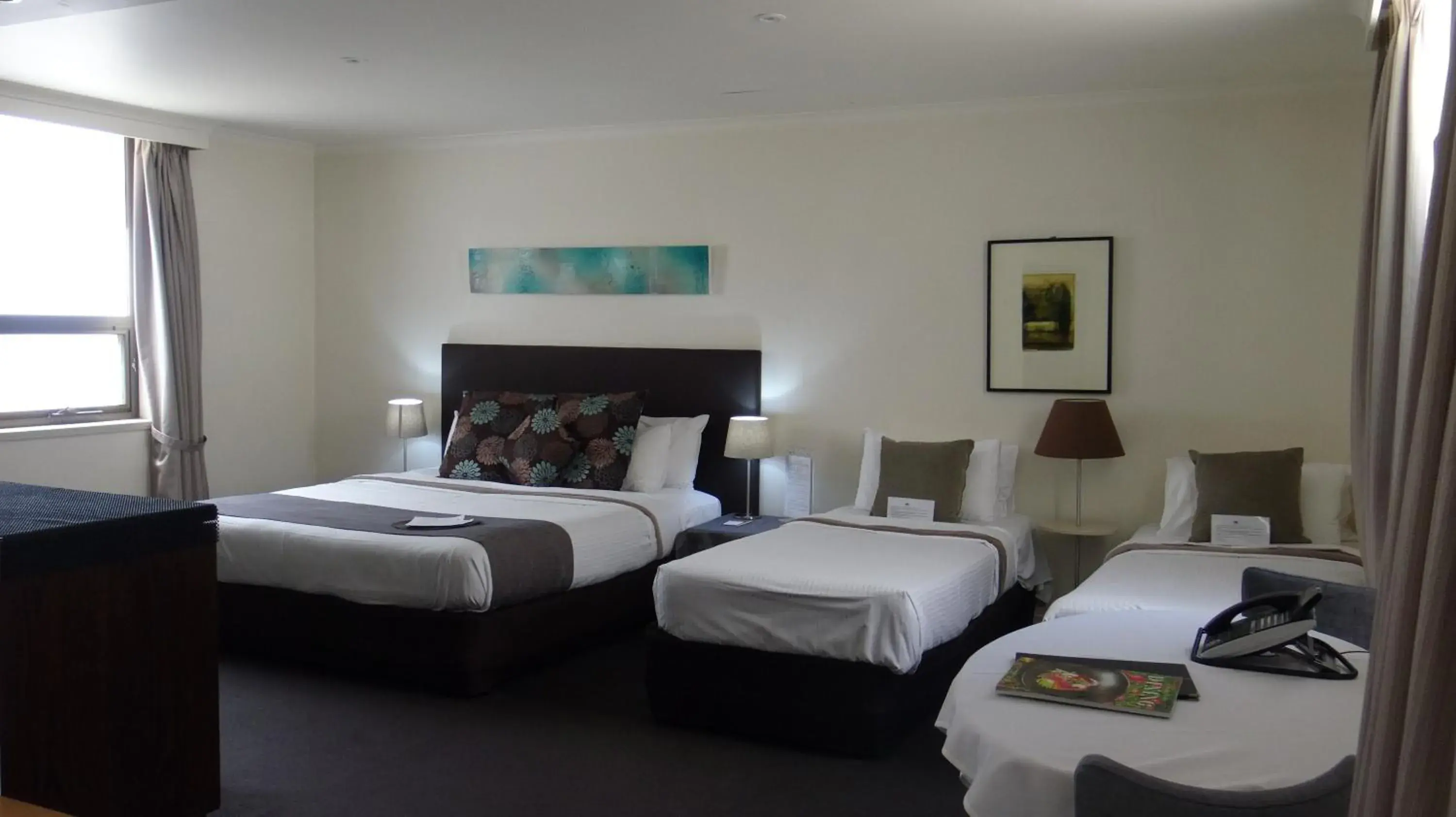 Photo of the whole room, Bed in Hotel Richmond on Rundle Mall
