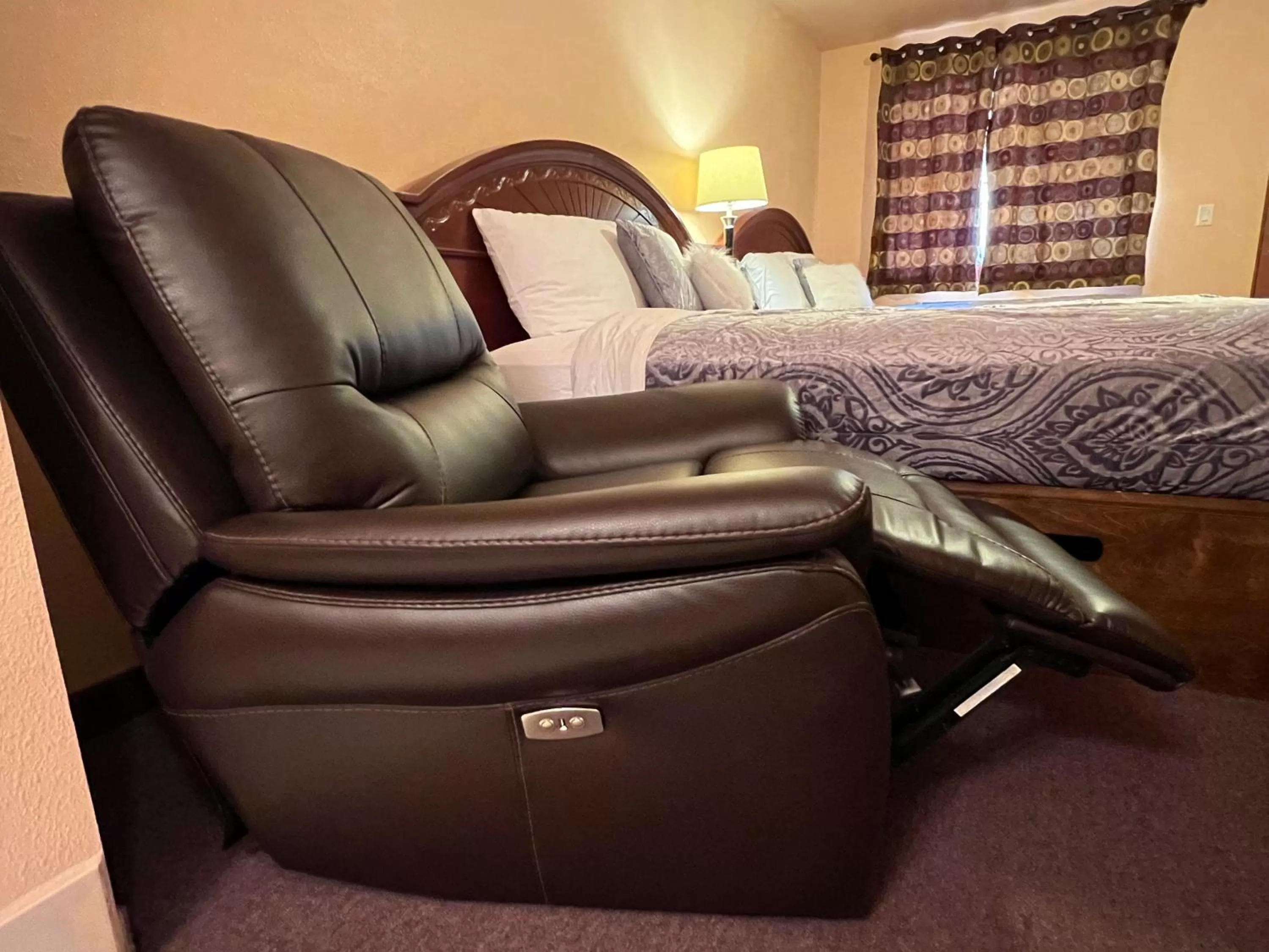 Bed in Frazier View Motel