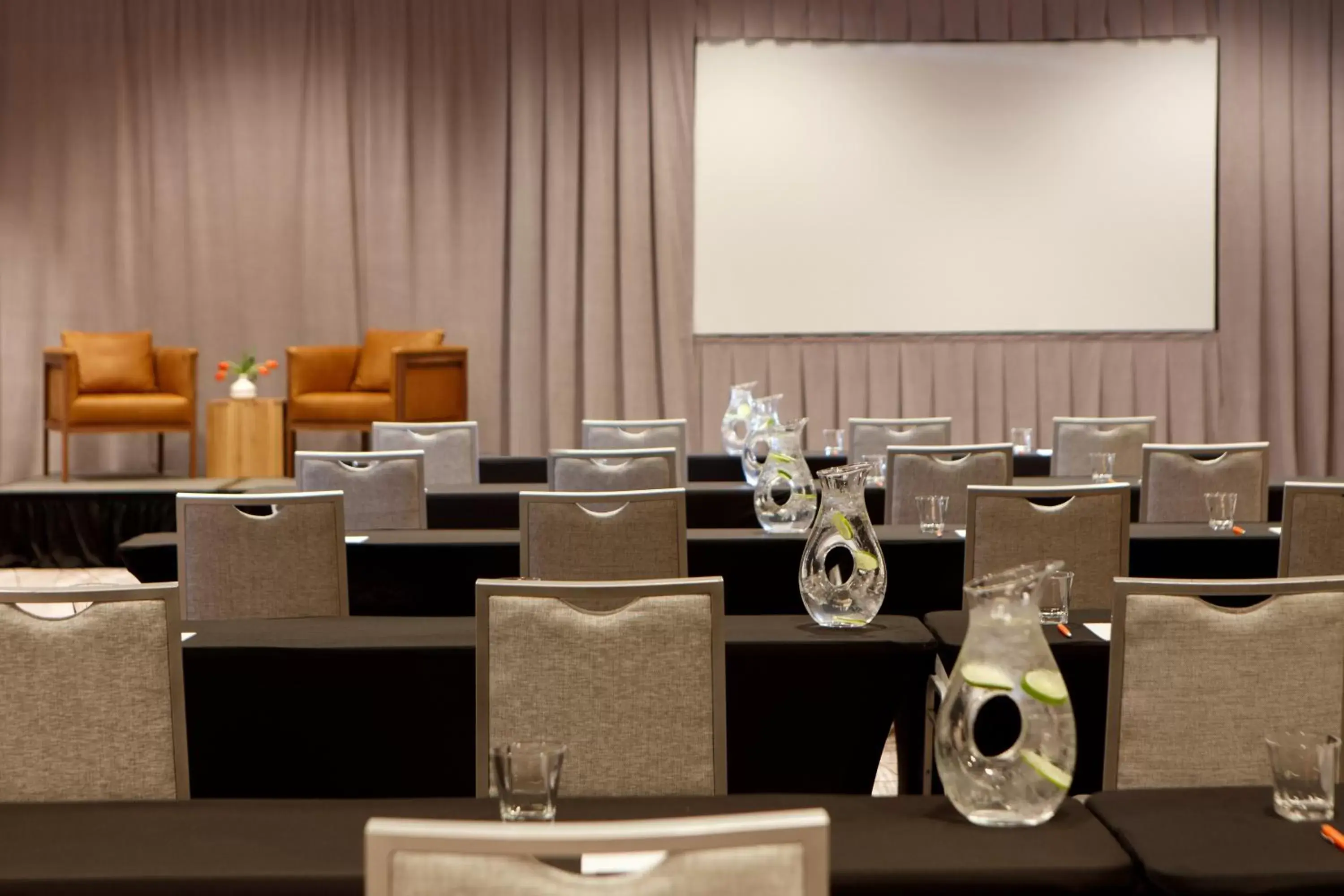 Meeting/conference room in Kimpton Overland Hotel - Atlanta Airport, an IHG Hotel