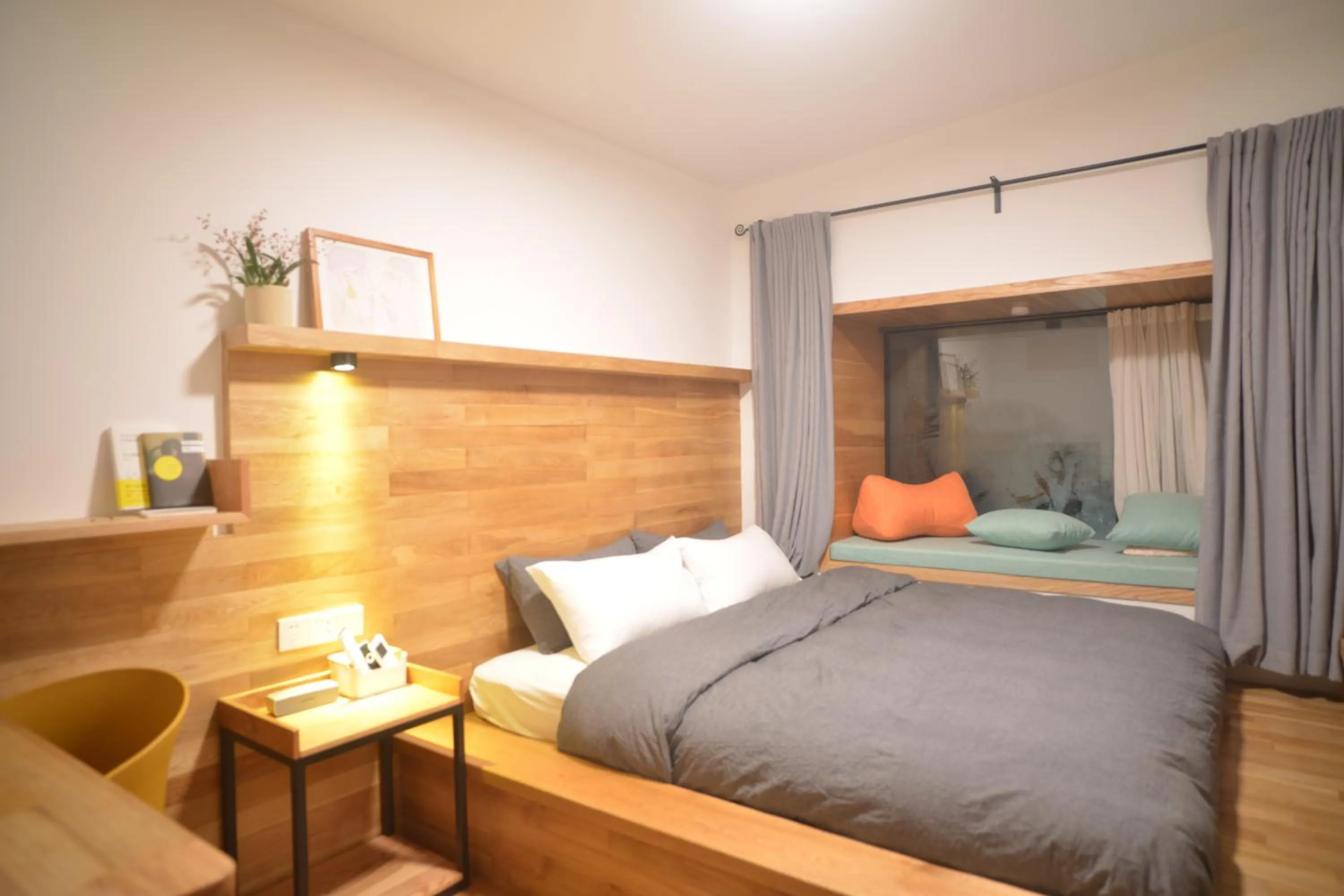 Bed in Rock&Wood Cozy House