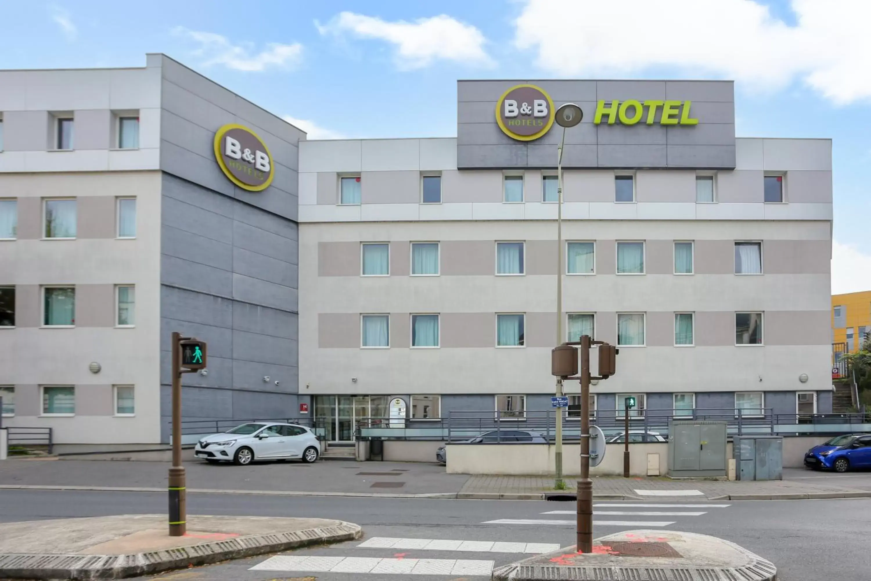 Property Building in B&B HOTEL Reims Centre Gare