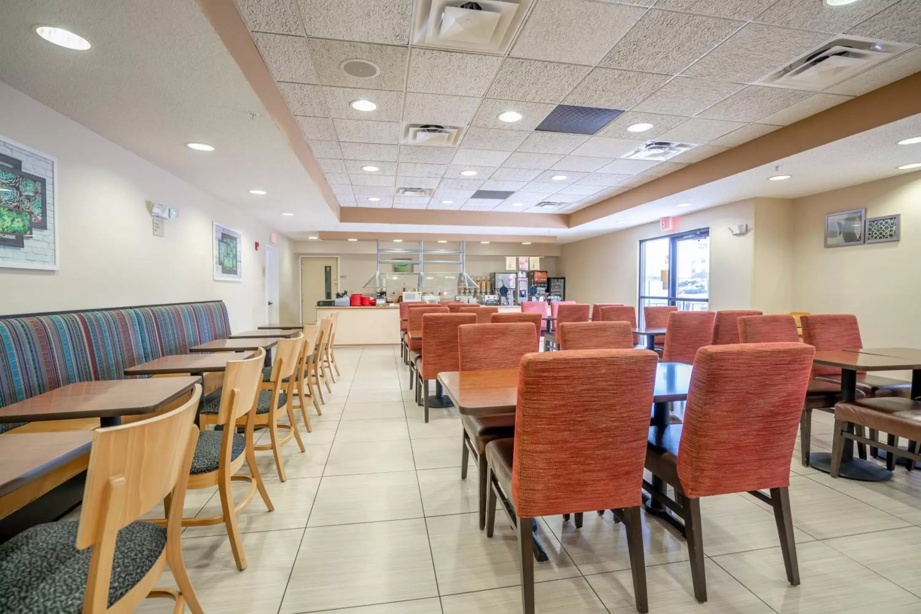 Breakfast, Restaurant/Places to Eat in TownePlace Suites Rochester
