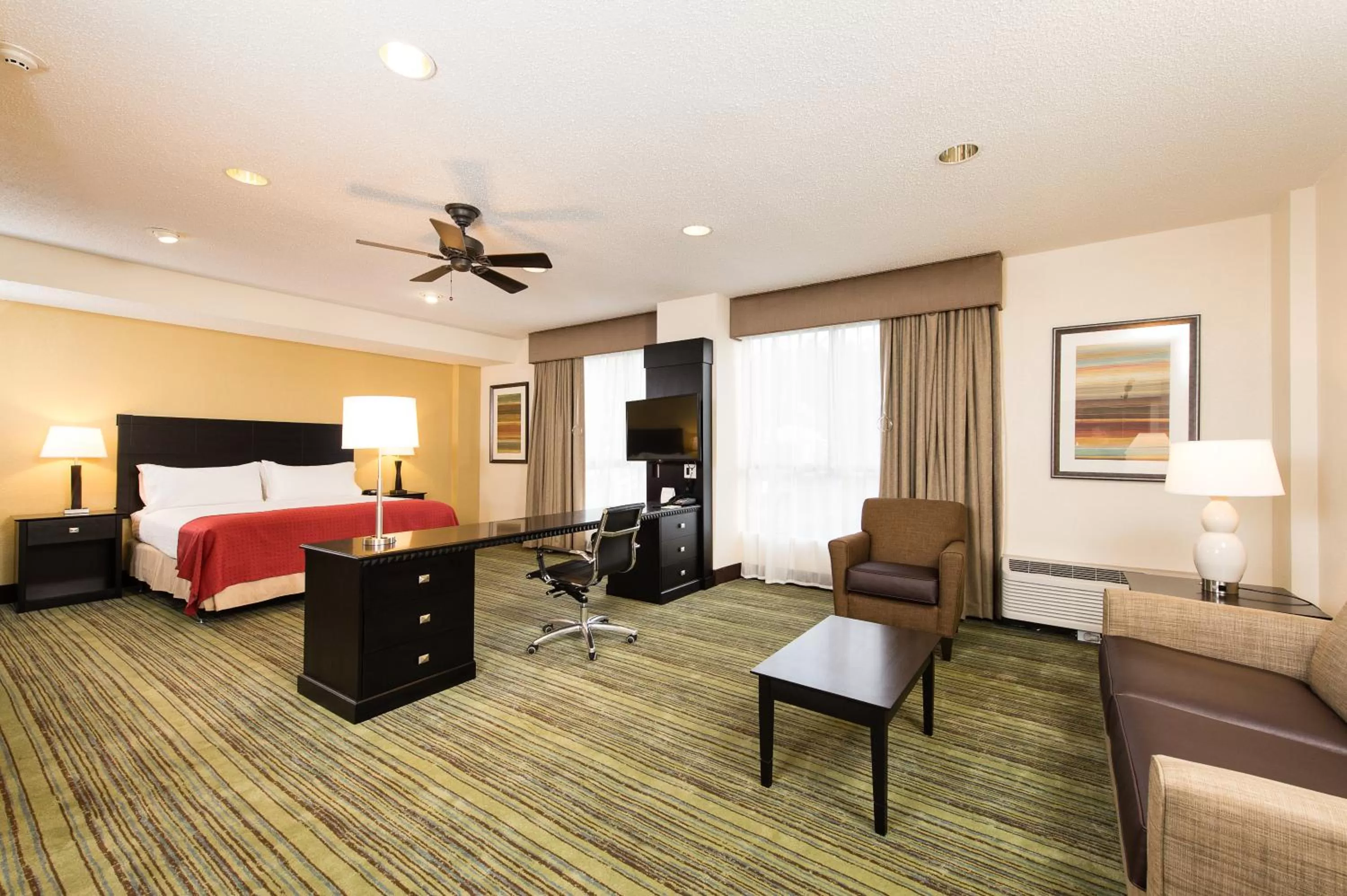 Junior Suite - Non-Smoking in Doubletree By Hilton Wilmington, Nc
