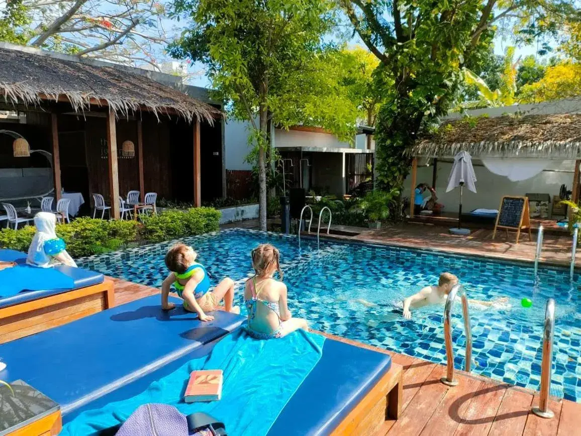 Lounge or bar, Swimming Pool in Casa De Mar - SHA Plus