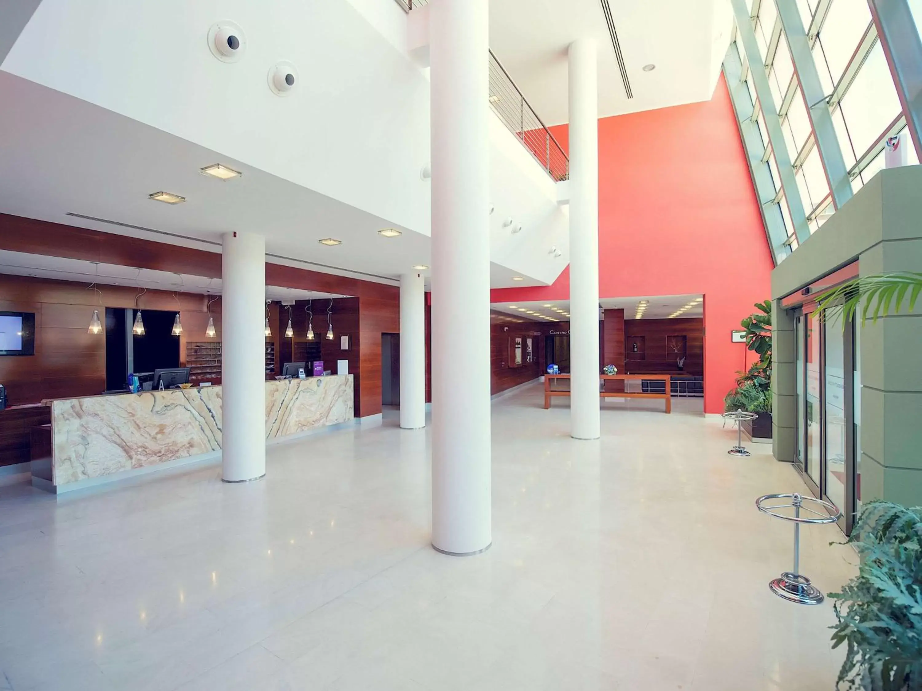 Activities, Lobby/Reception in Mercure Genova San Biagio