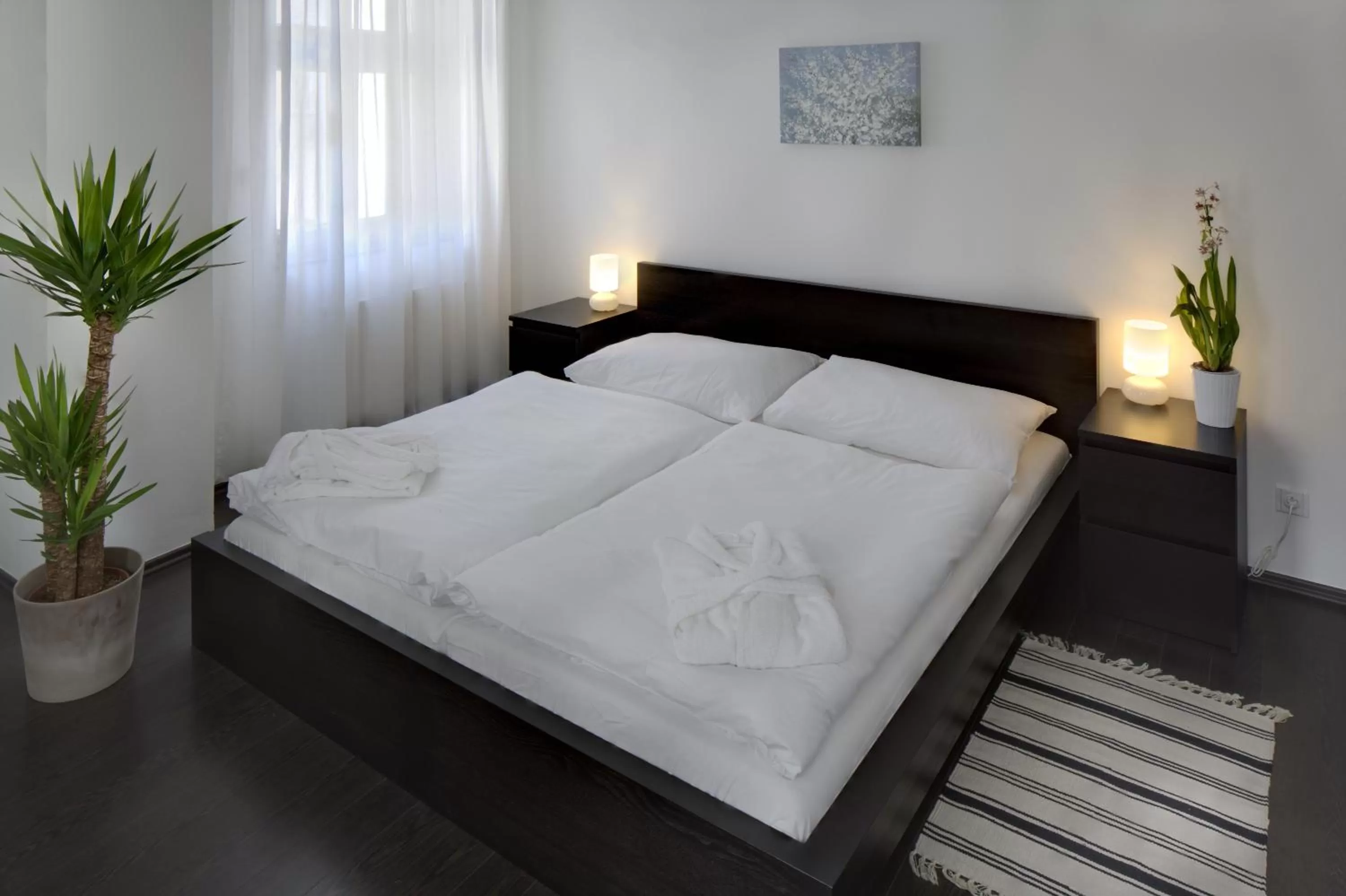 Bedroom, Bed in 1.Republic Hotel