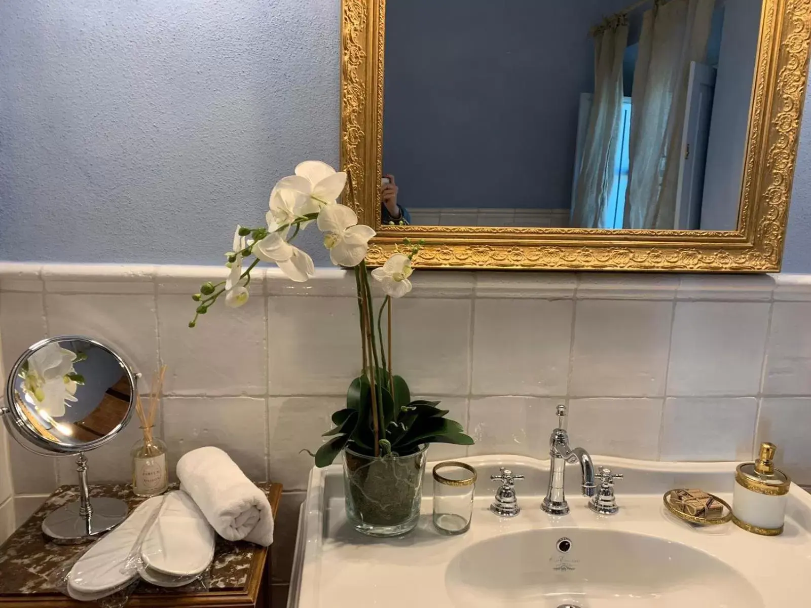 Bathroom in Cordella In Valdorcia Truffle and Olive Oil Resort