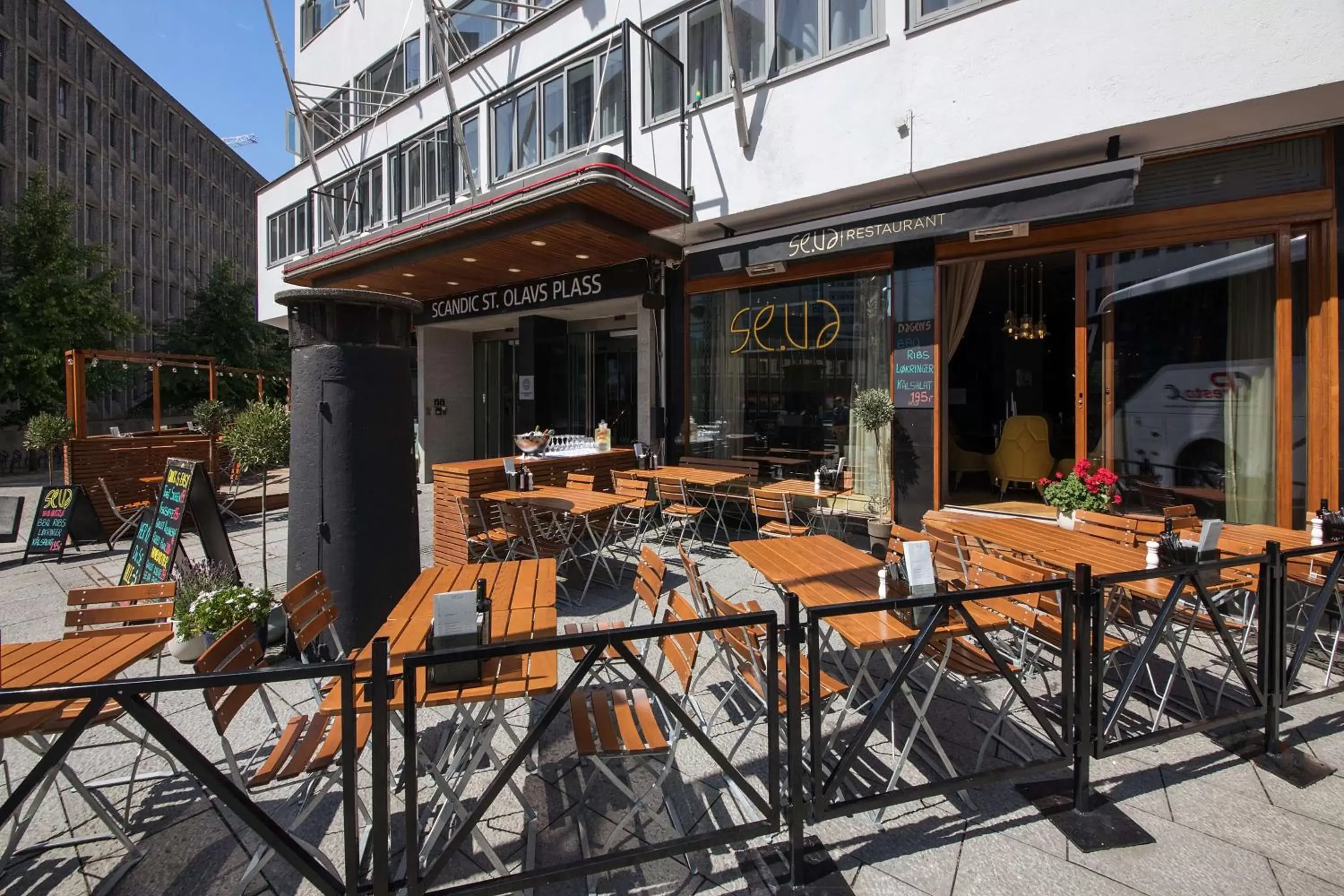 Patio, Restaurant/Places to Eat in Scandic St. Olavs Plass