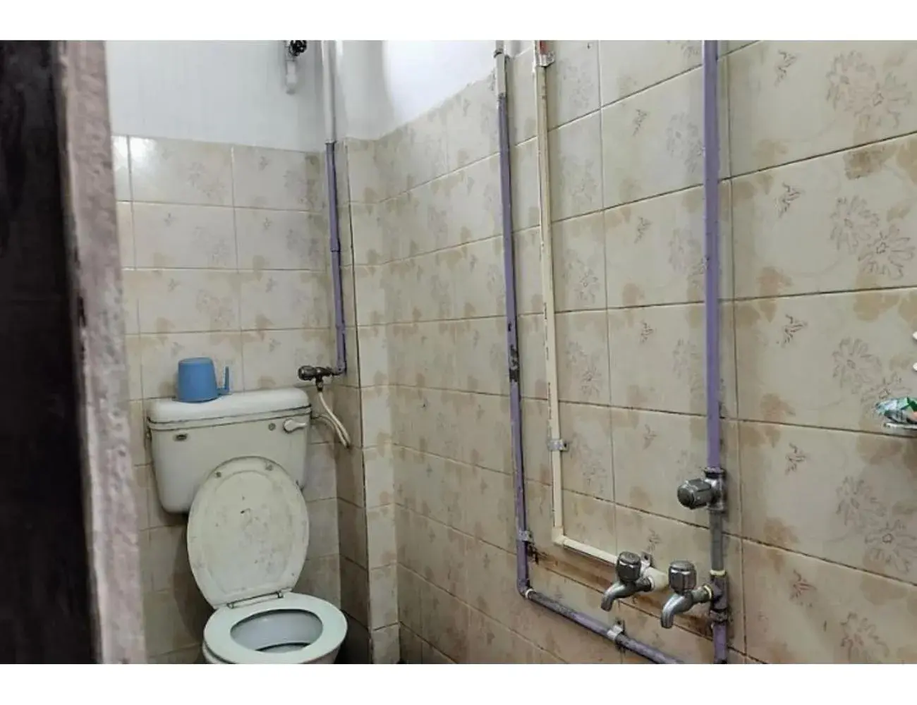 Bathroom in Goroomgo Central Guest House Agartala