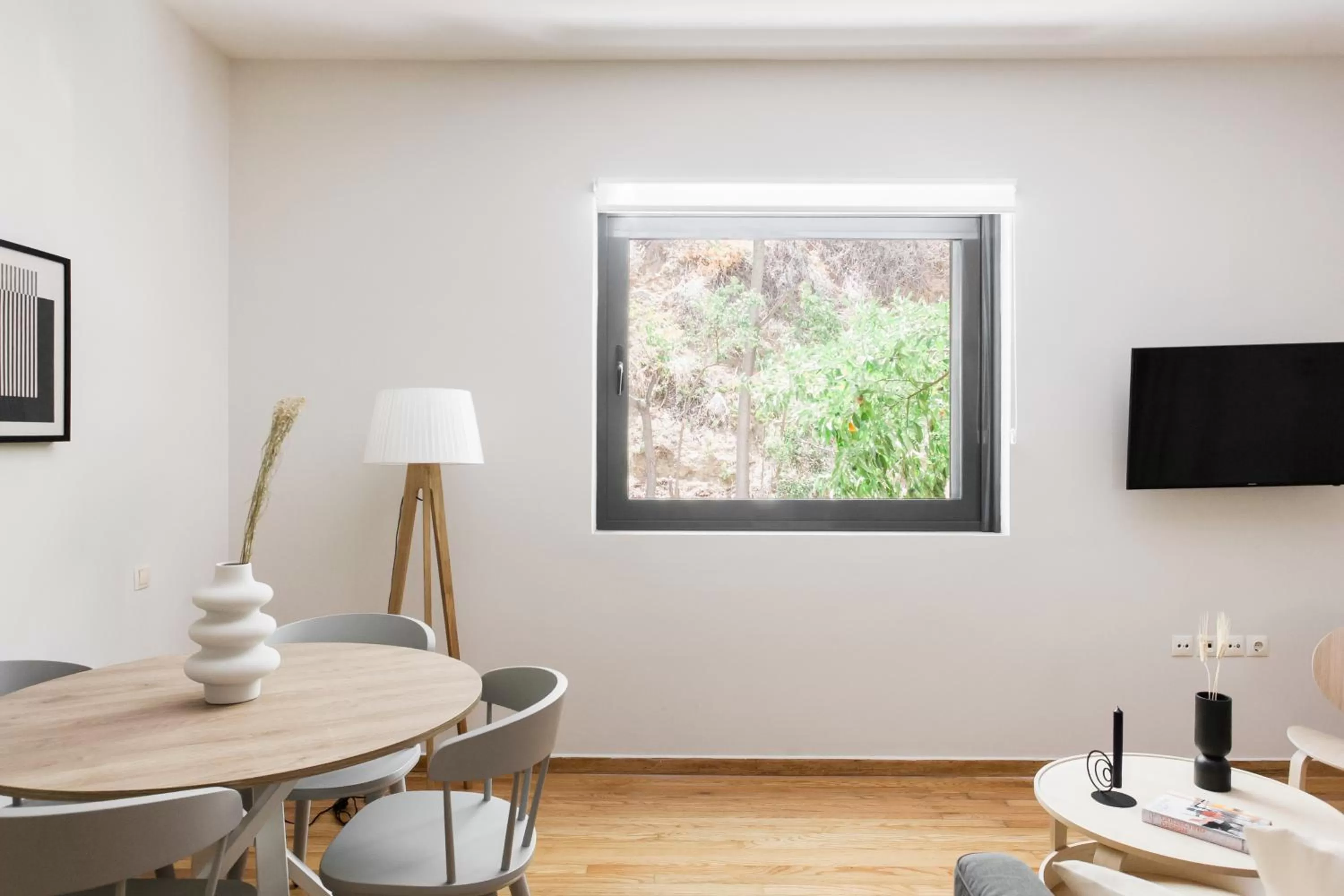 Dining area, Seating Area in ZOIA The Hill by UPSTREET