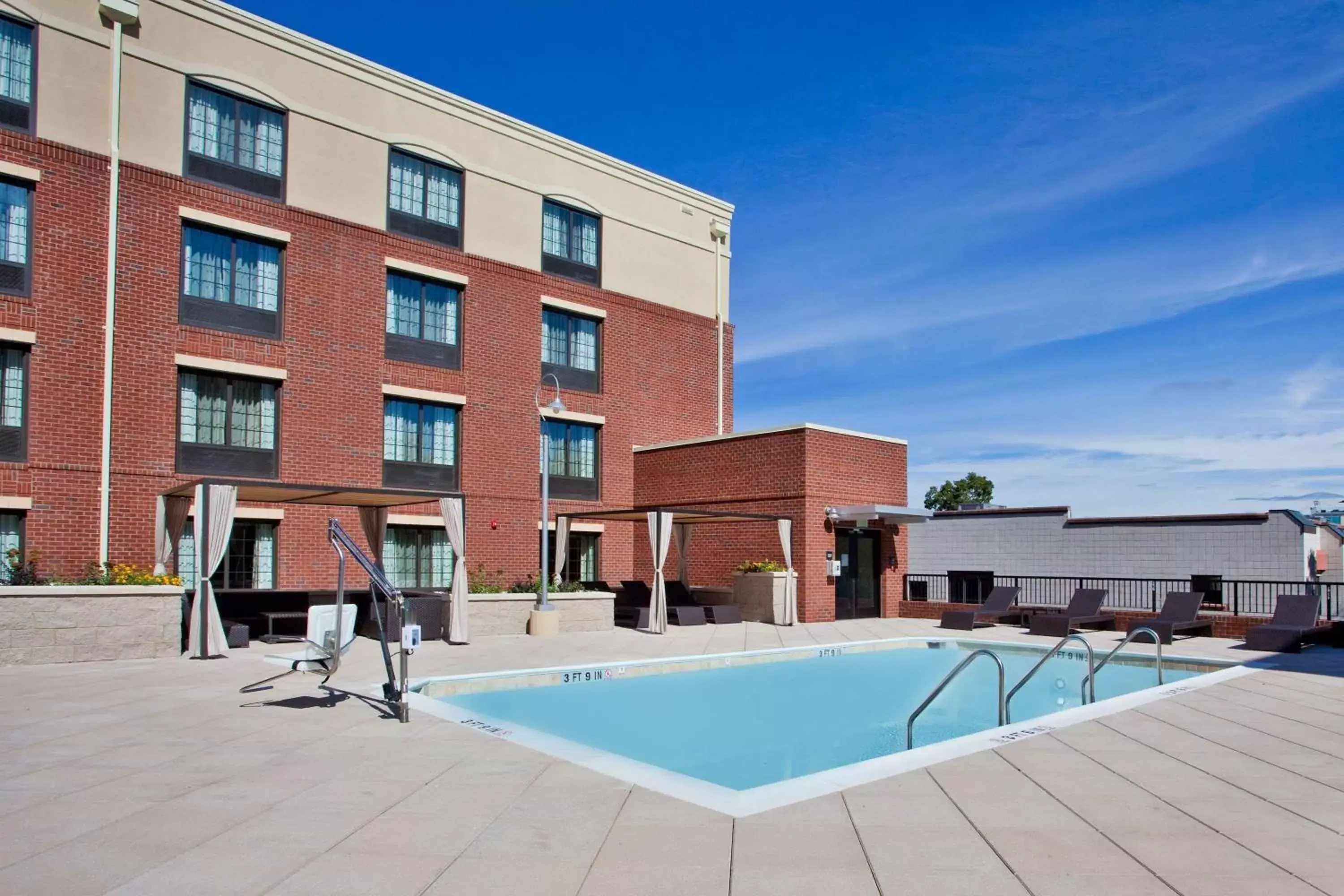 Pool view, Swimming Pool in Hampton Inn & Suites Chapel Hill/Carrboro