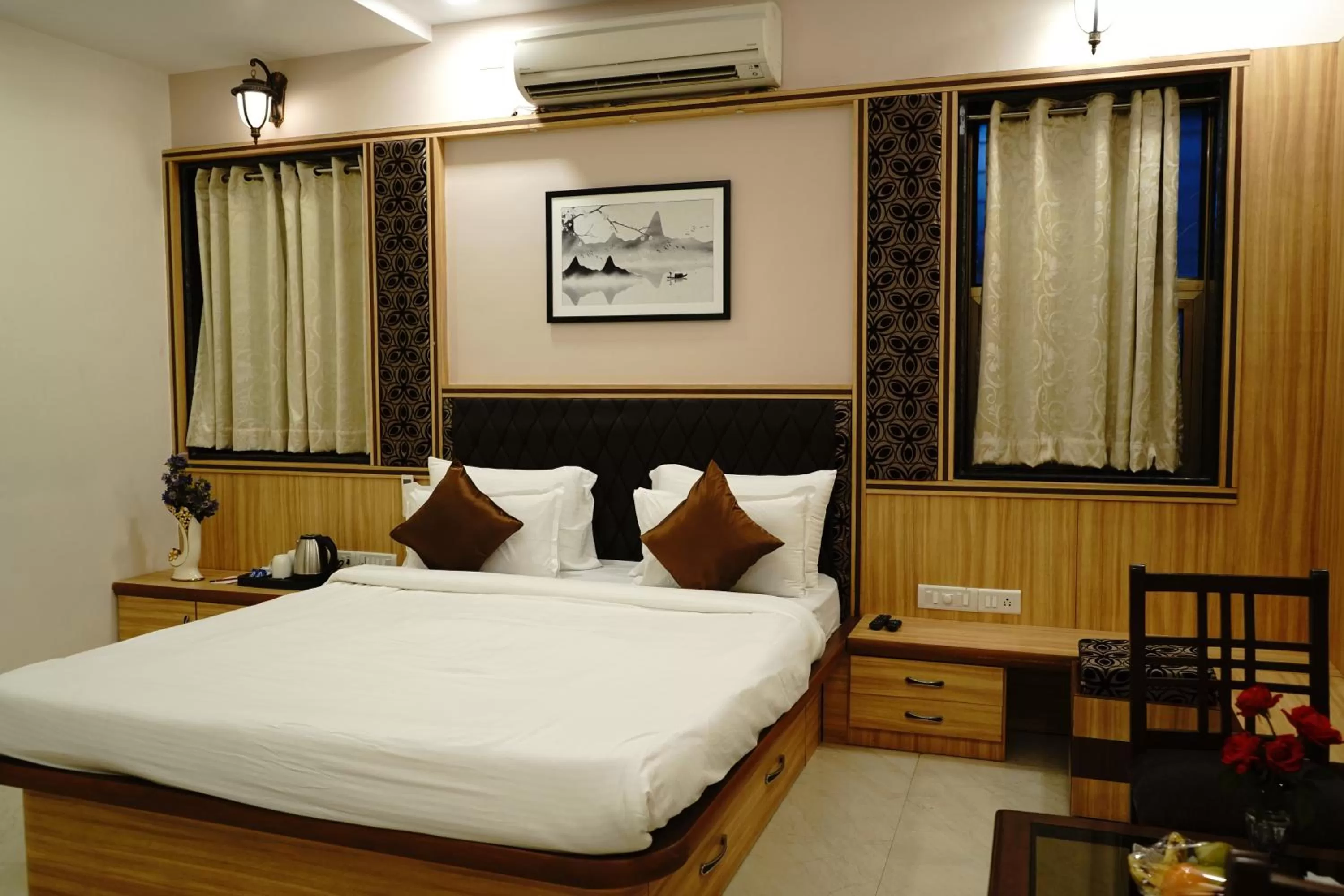 Bed in Jivanta Mahabaleshwar