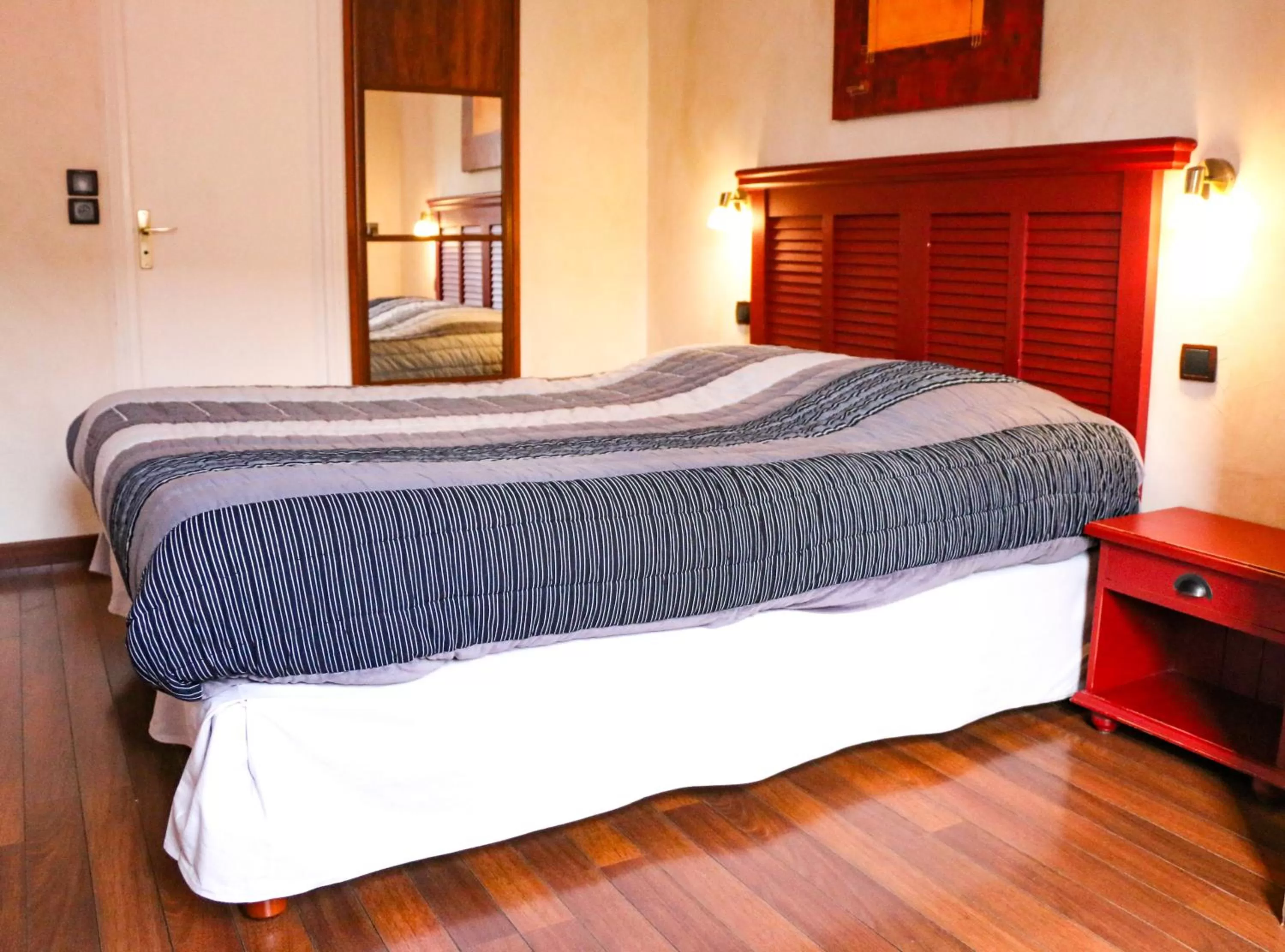 Bed in Auberge de la Vieille Ferme