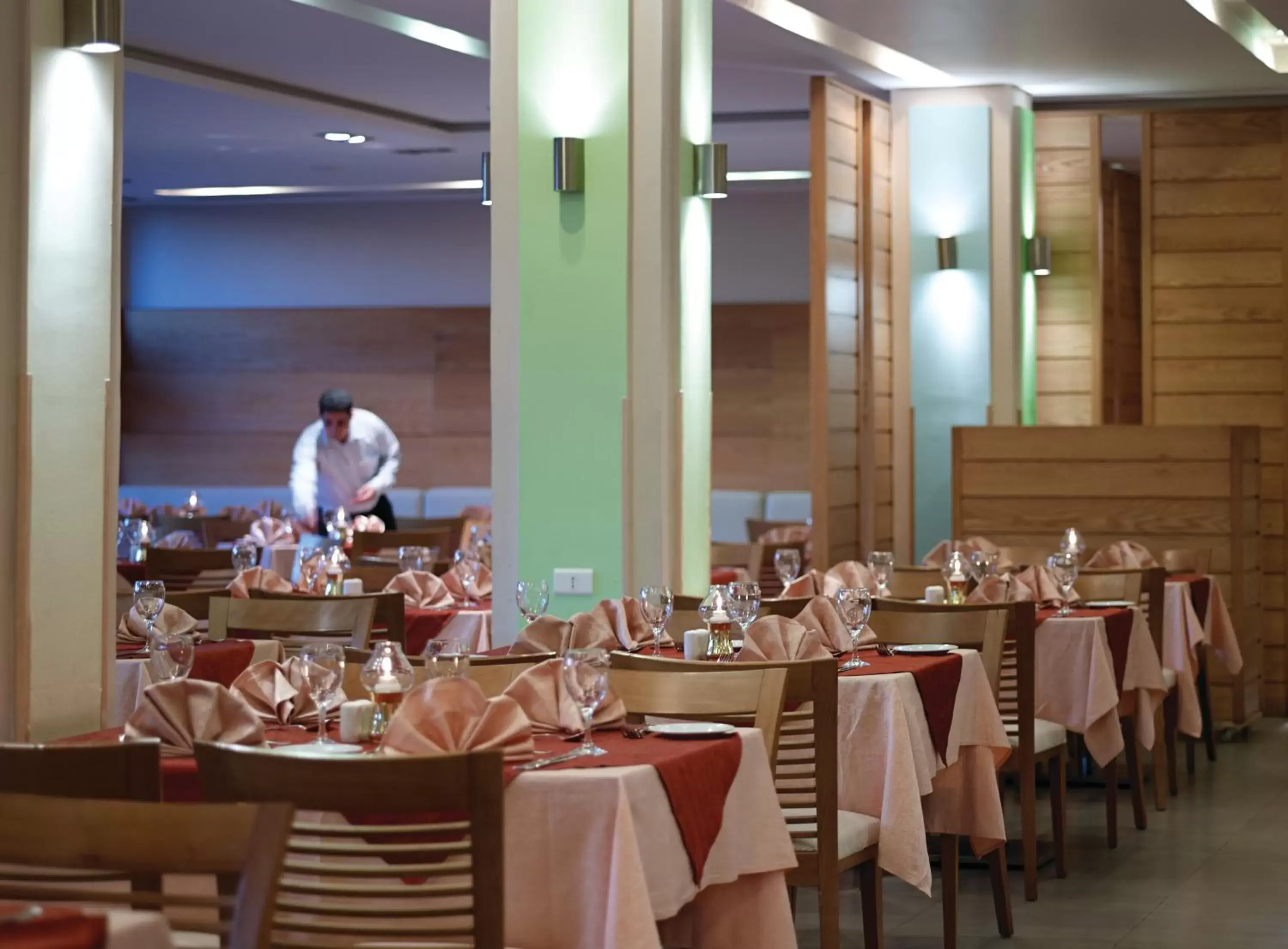 Restaurant/places to eat in Coral Sea Aqua Club Resort Restaurant/places to eat in Coral Sea Aqua Club Resort