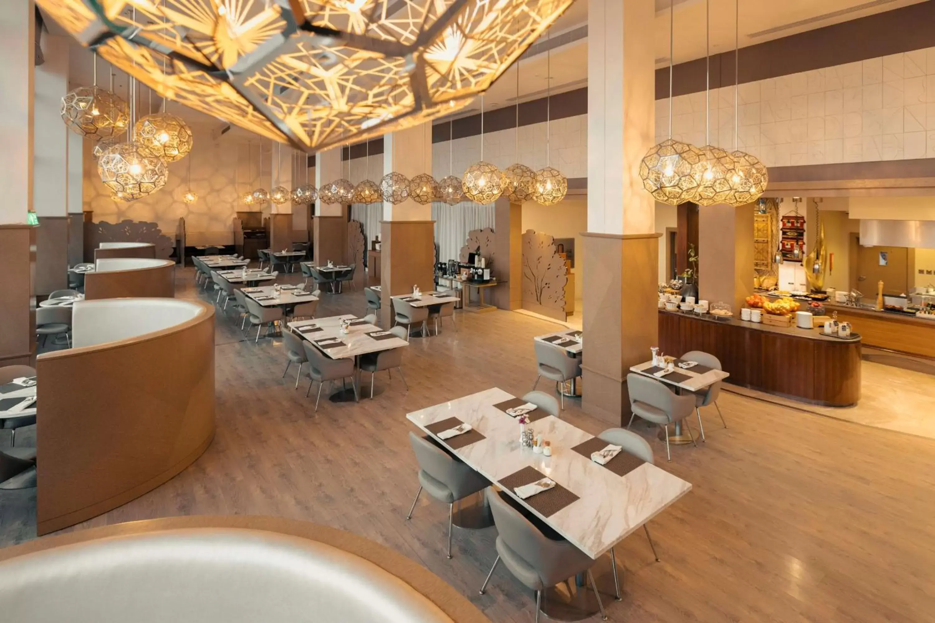 Restaurant/places to eat in Radisson Blu Hotel, Buraidah Restaurant/places to eat in Radisson Blu Hotel, Buraidah