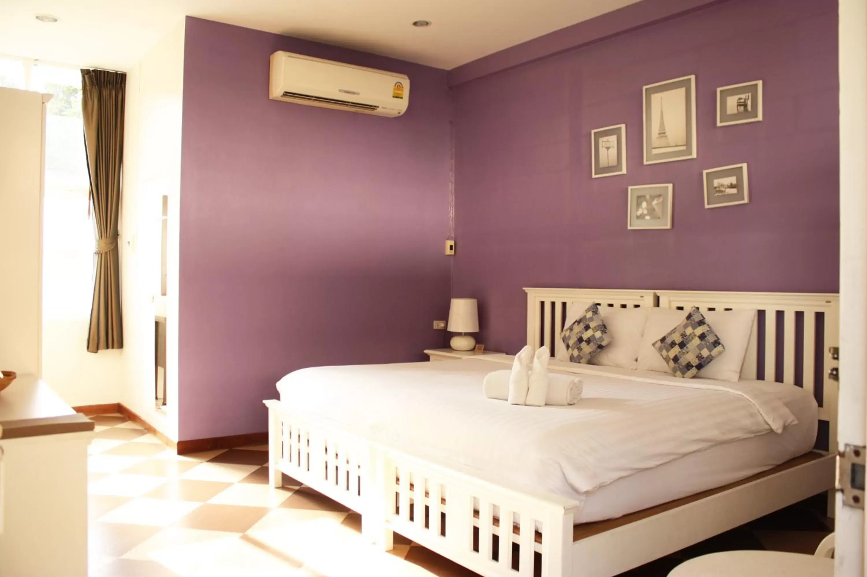 Bed in Feung Nakorn Balcony Rooms and Cafe Bed in Feung Nakorn Balcony Rooms and Cafe