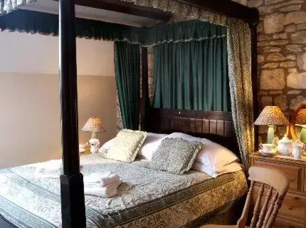 Bed in Toghill House Farm