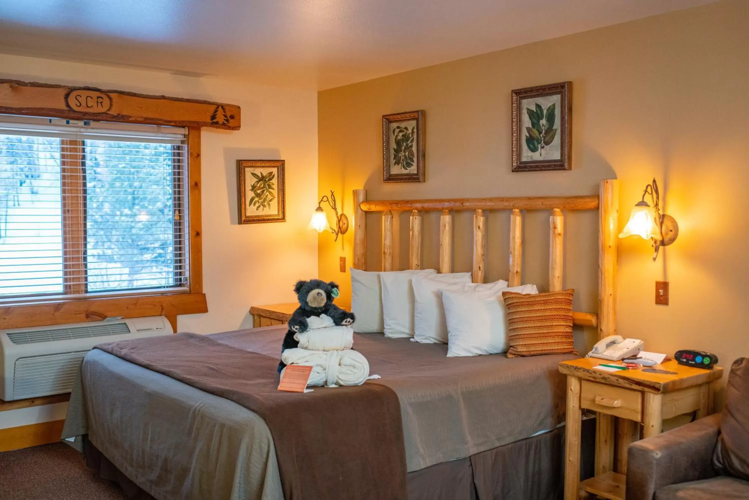 Bed in Spearfish Canyon Lodge