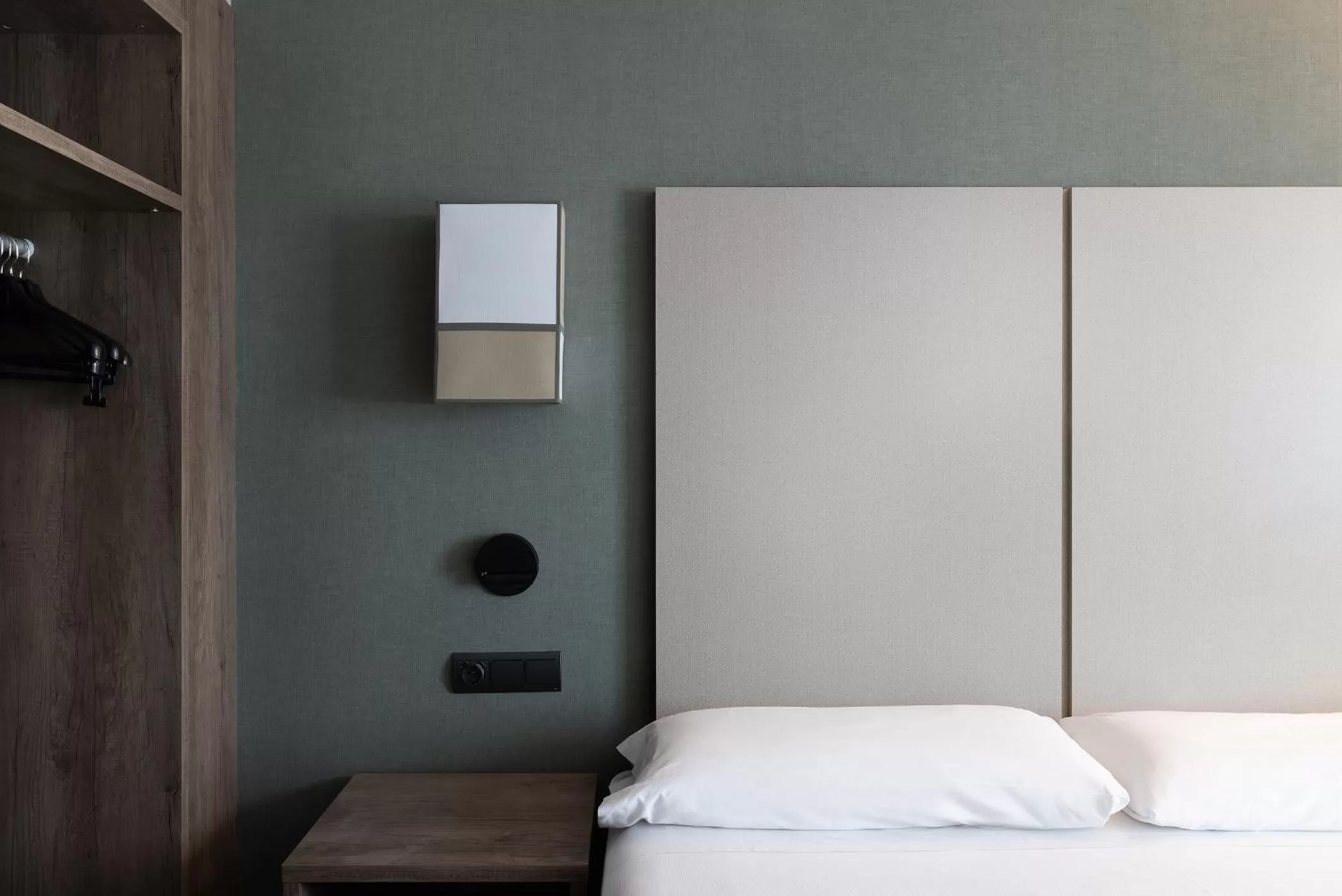 Photo of the whole room, Bed in Catalonia Albeniz