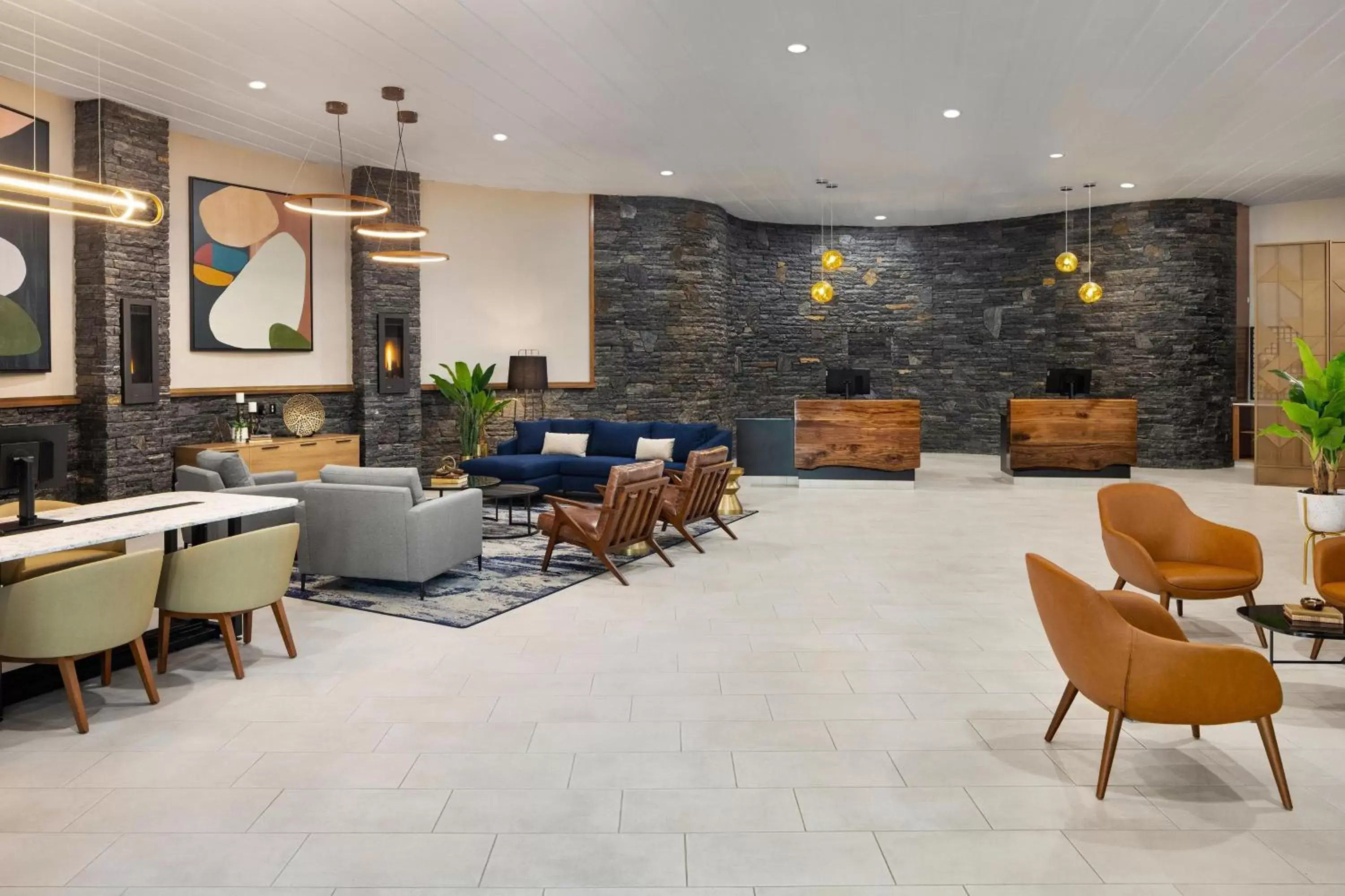 Lobby or reception in Delta Hotels by Marriott Grande Prairie Airport