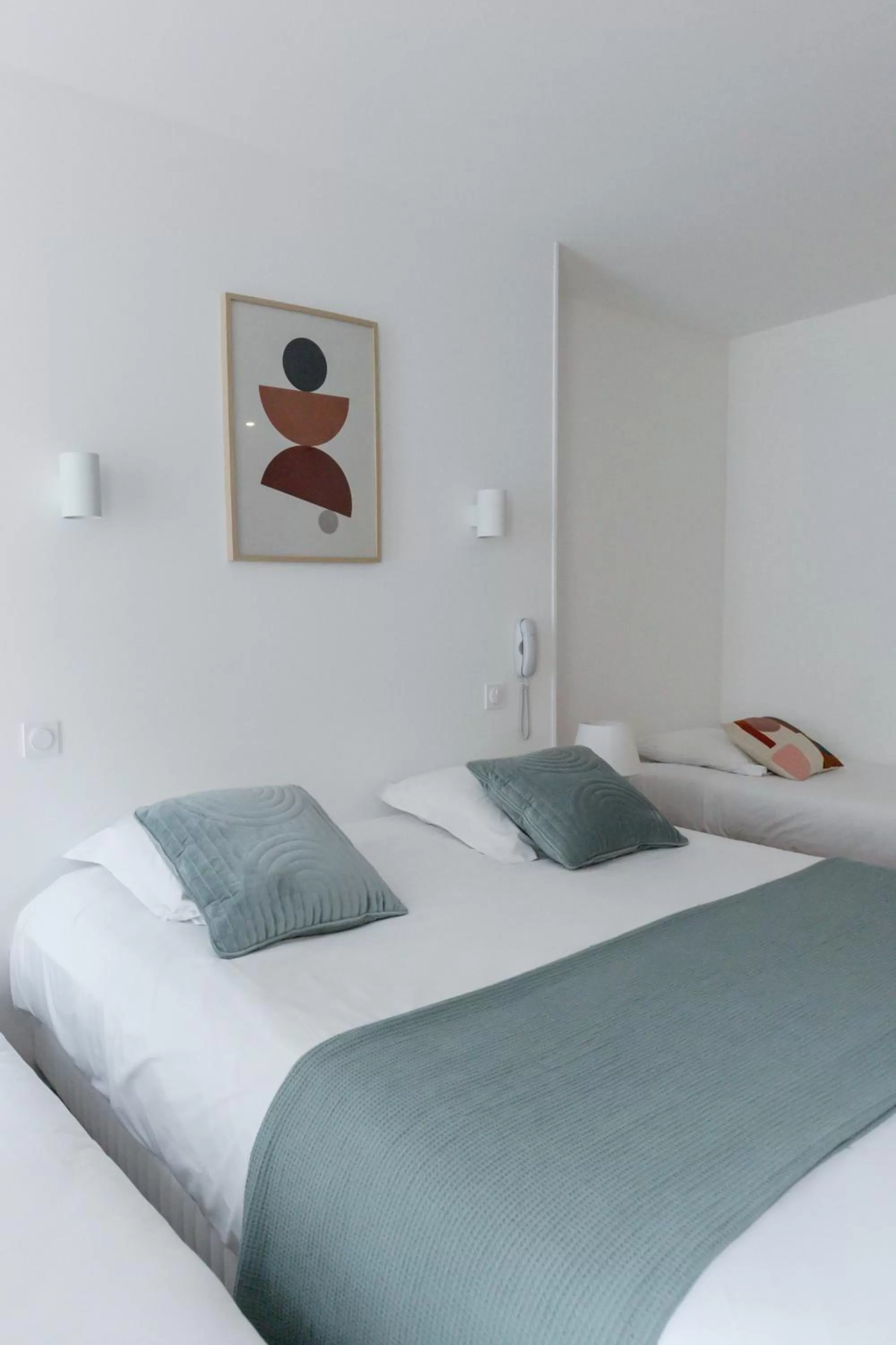 Bedroom, Bed in Hôtel Porte Mars - Reims Gare Centre Arena