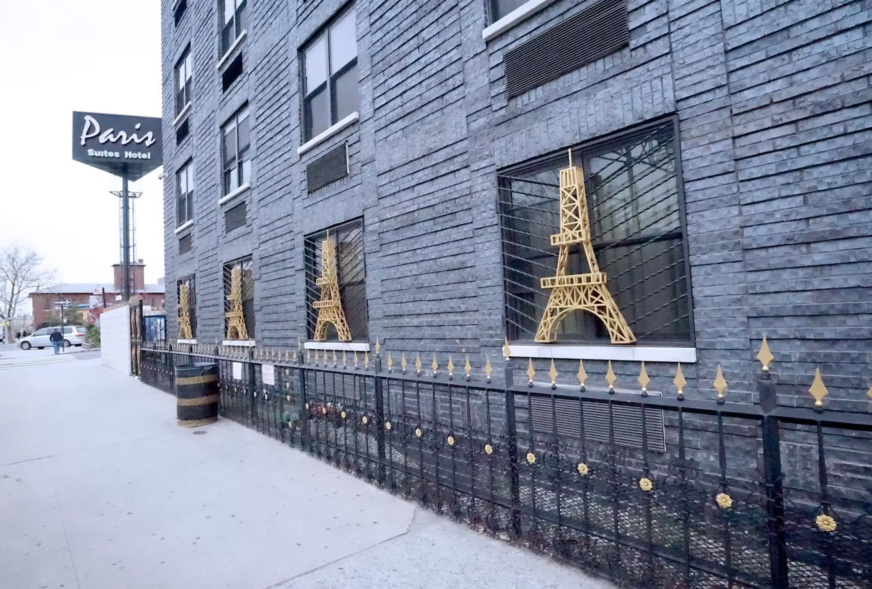 Facade/entrance, Property Building in Paris Suites Hotel