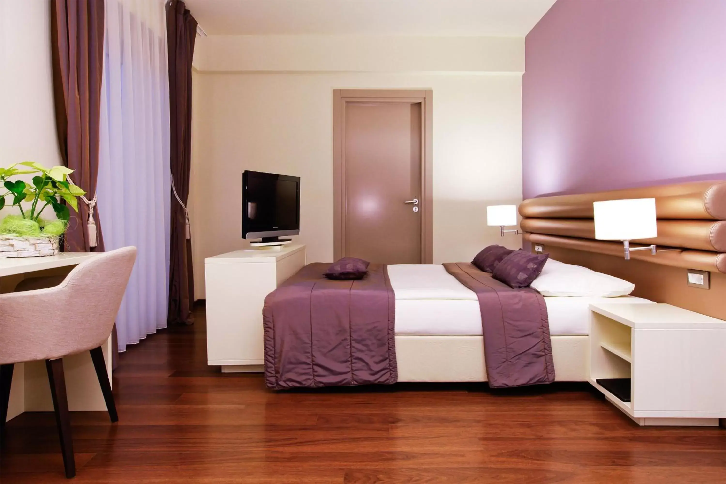 Bed in Hotel Korkyra