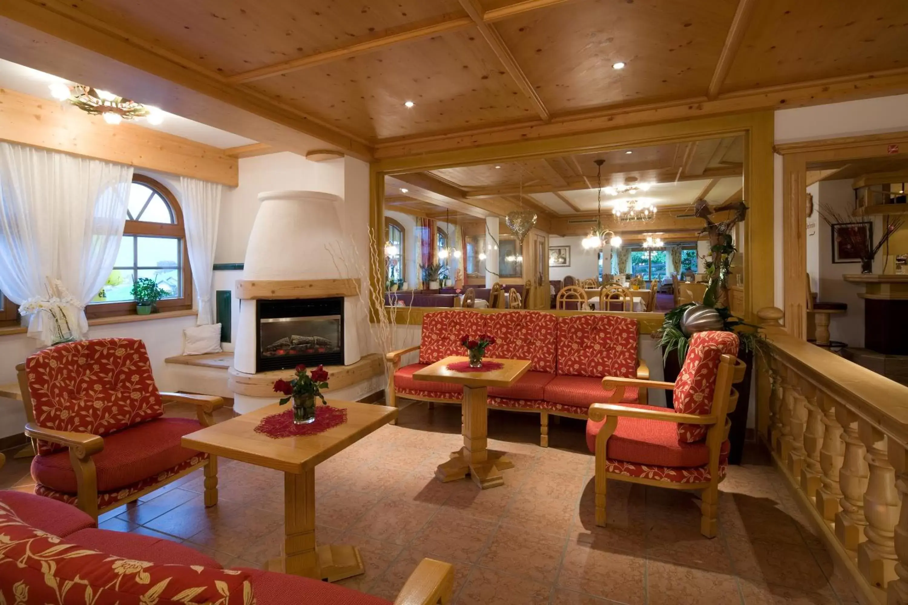 Lobby or reception, Lounge/Bar in Hotel Alpenpanorama