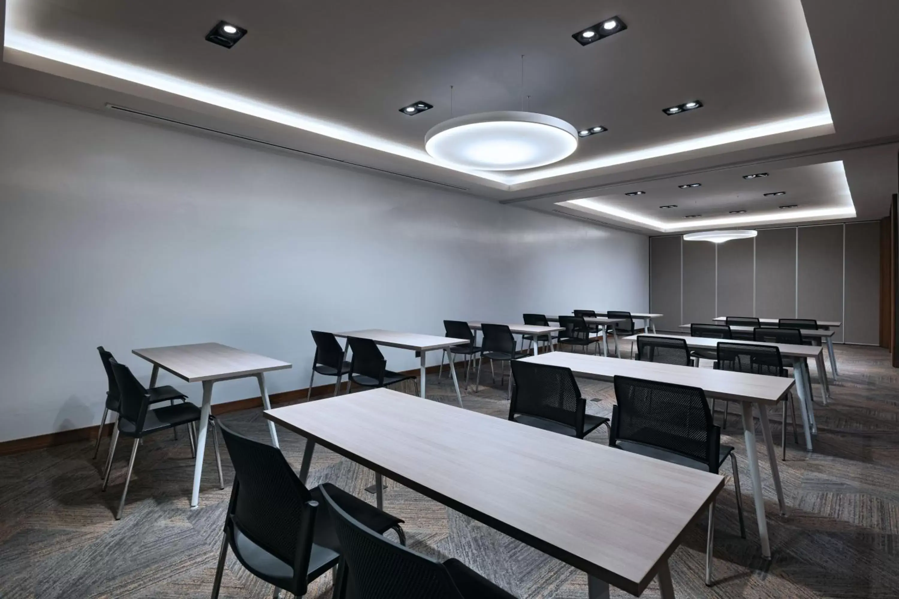 Meeting/conference room in AC Hotel by Marriott Monterrey Valle