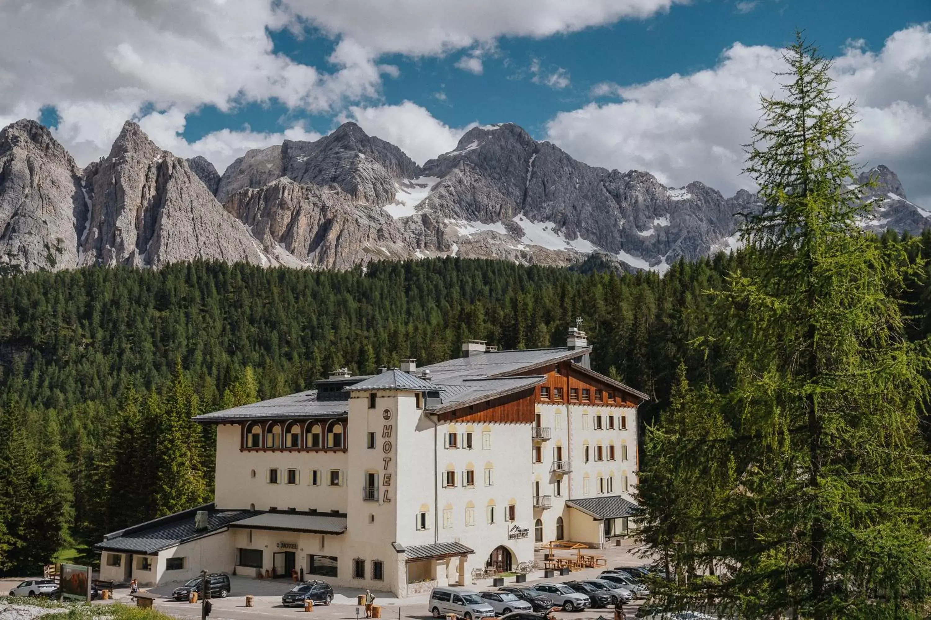 Property building in B&B Hotel Passo Tre Croci Cortina