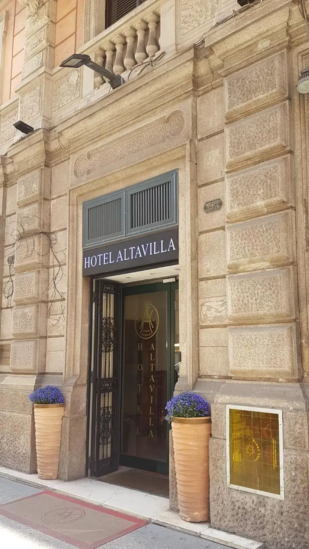 Facade/entrance in Hotel Altavilla