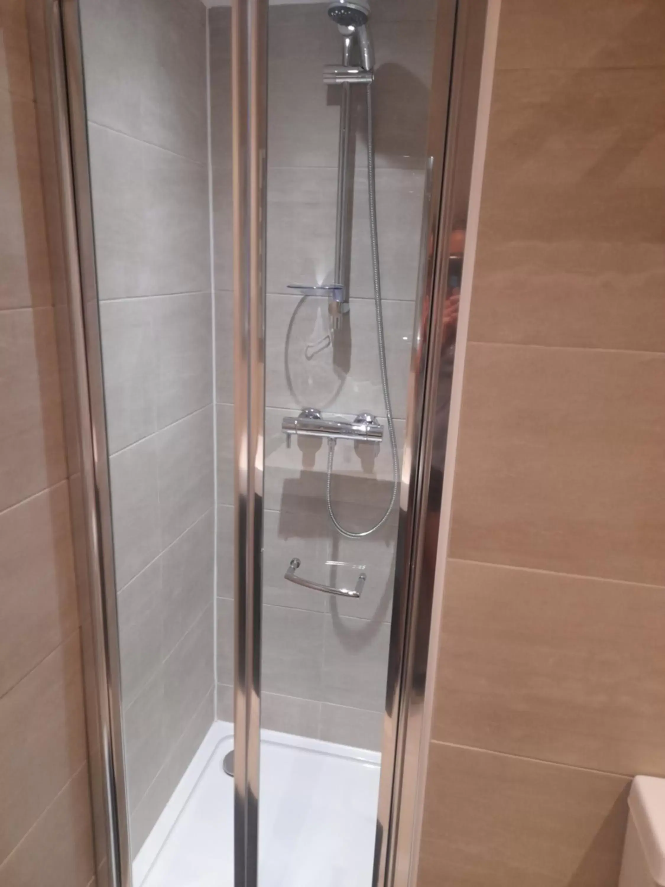 Shower, Bathroom in Lovely Home with full en-suite double bed rooms