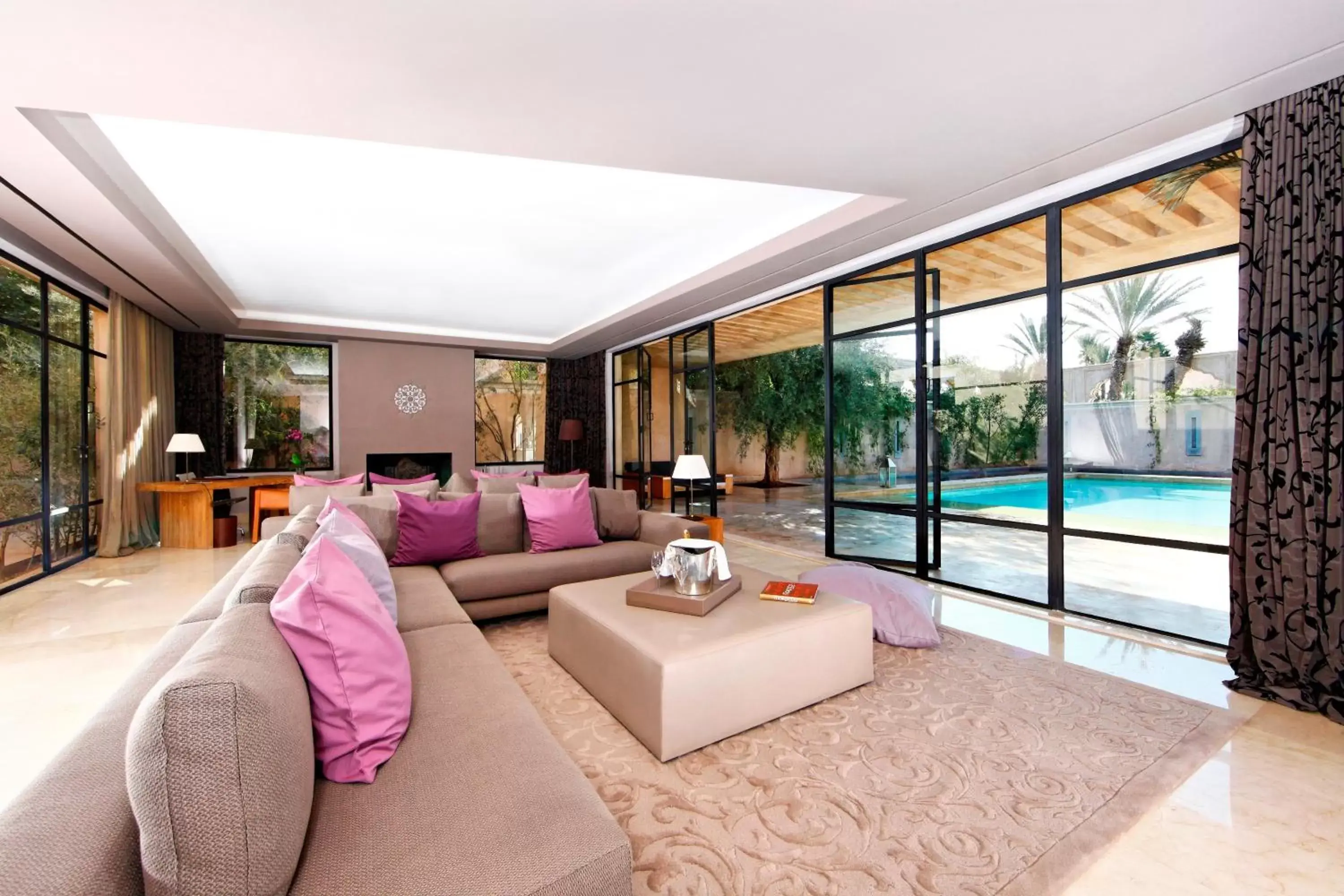 Living room, Pool View in Palais Namaskar