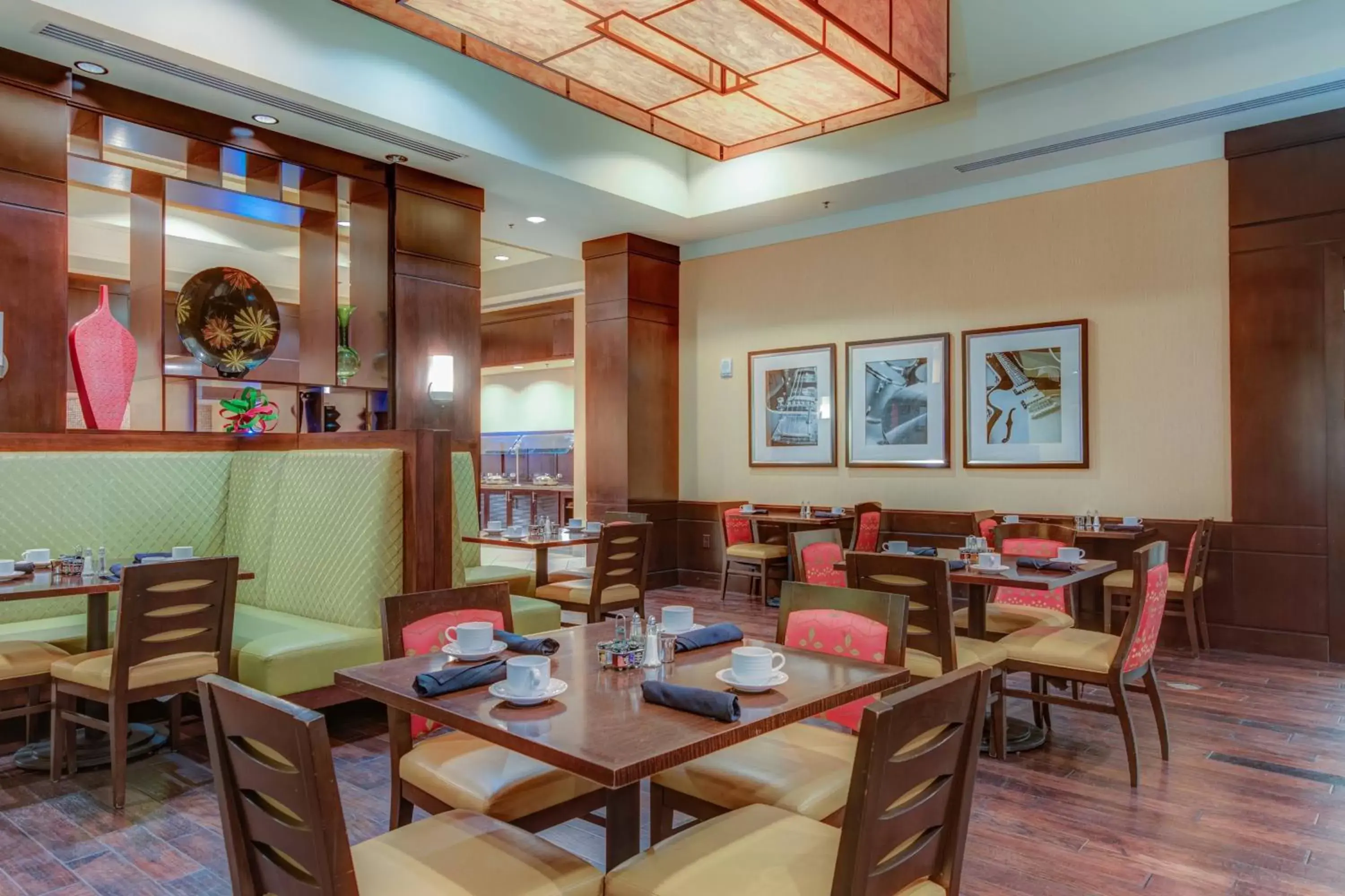 Restaurant/Places to Eat in Macon Marriott City Center