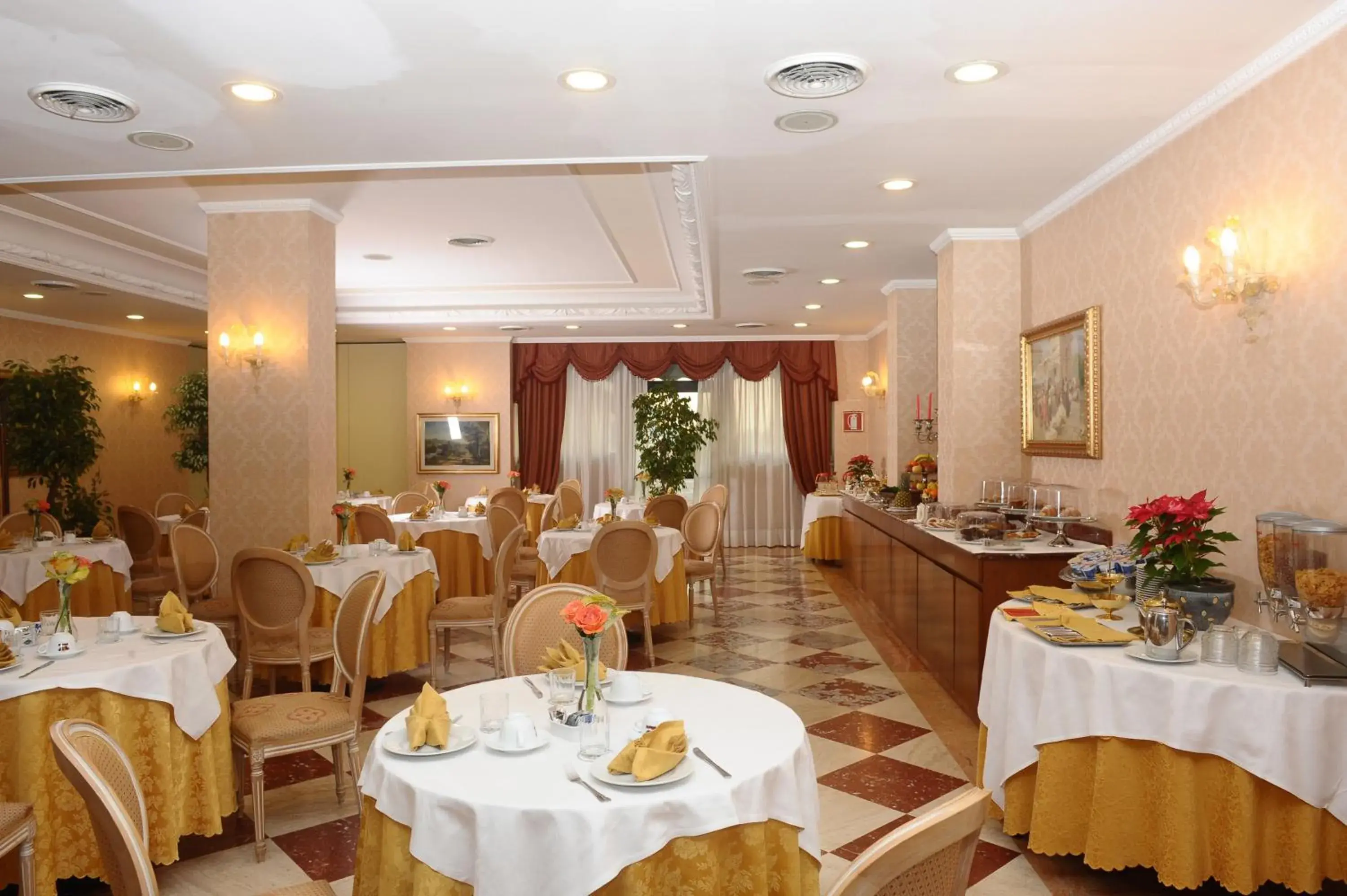 Restaurant/Places to Eat in Hotel Principe