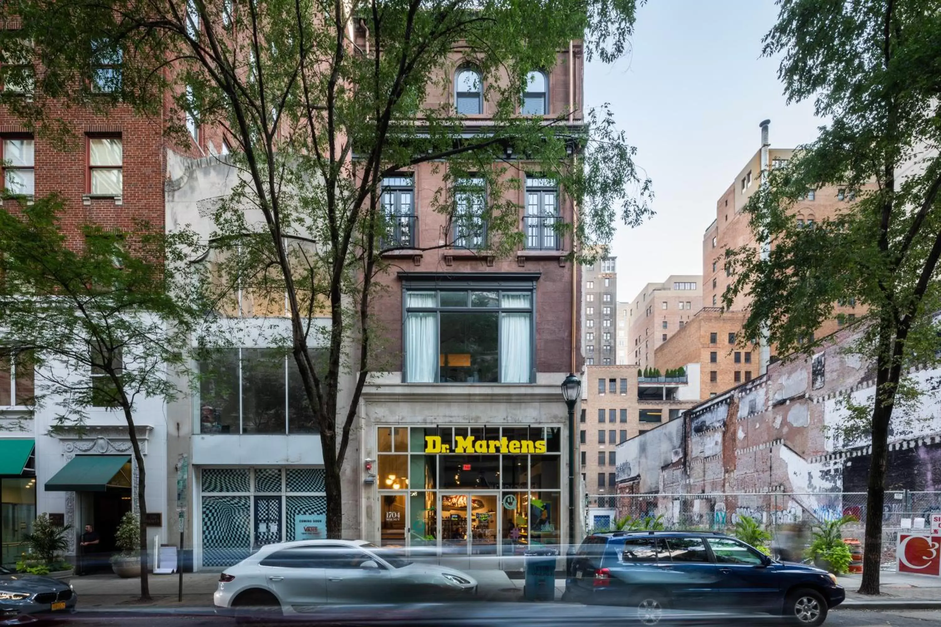 Property Building in Sosuite at French Quarters - Rittenhouse Square