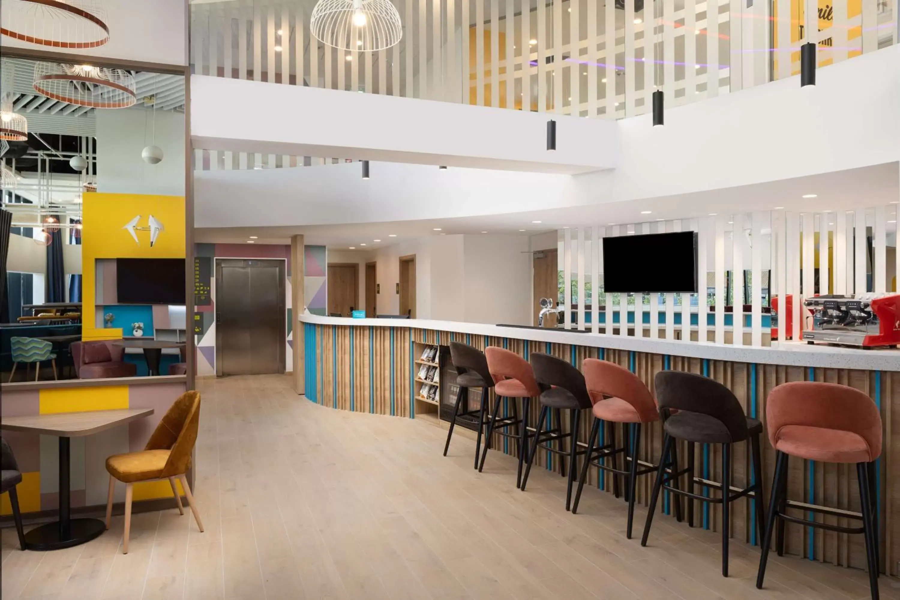 Lobby or reception, Lounge/Bar in Hampton By Hilton Targu Mures