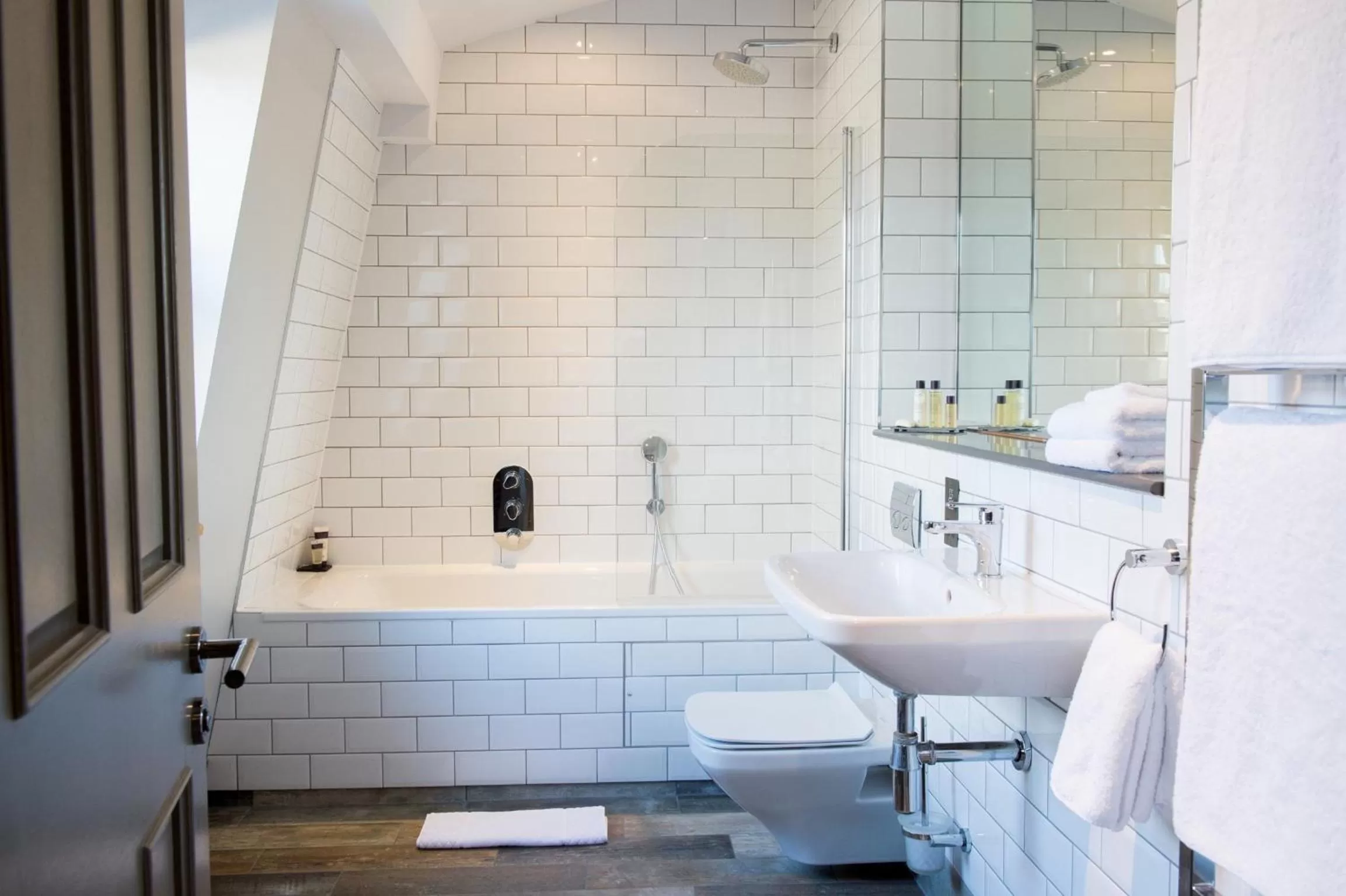 Bathroom in Kings Head