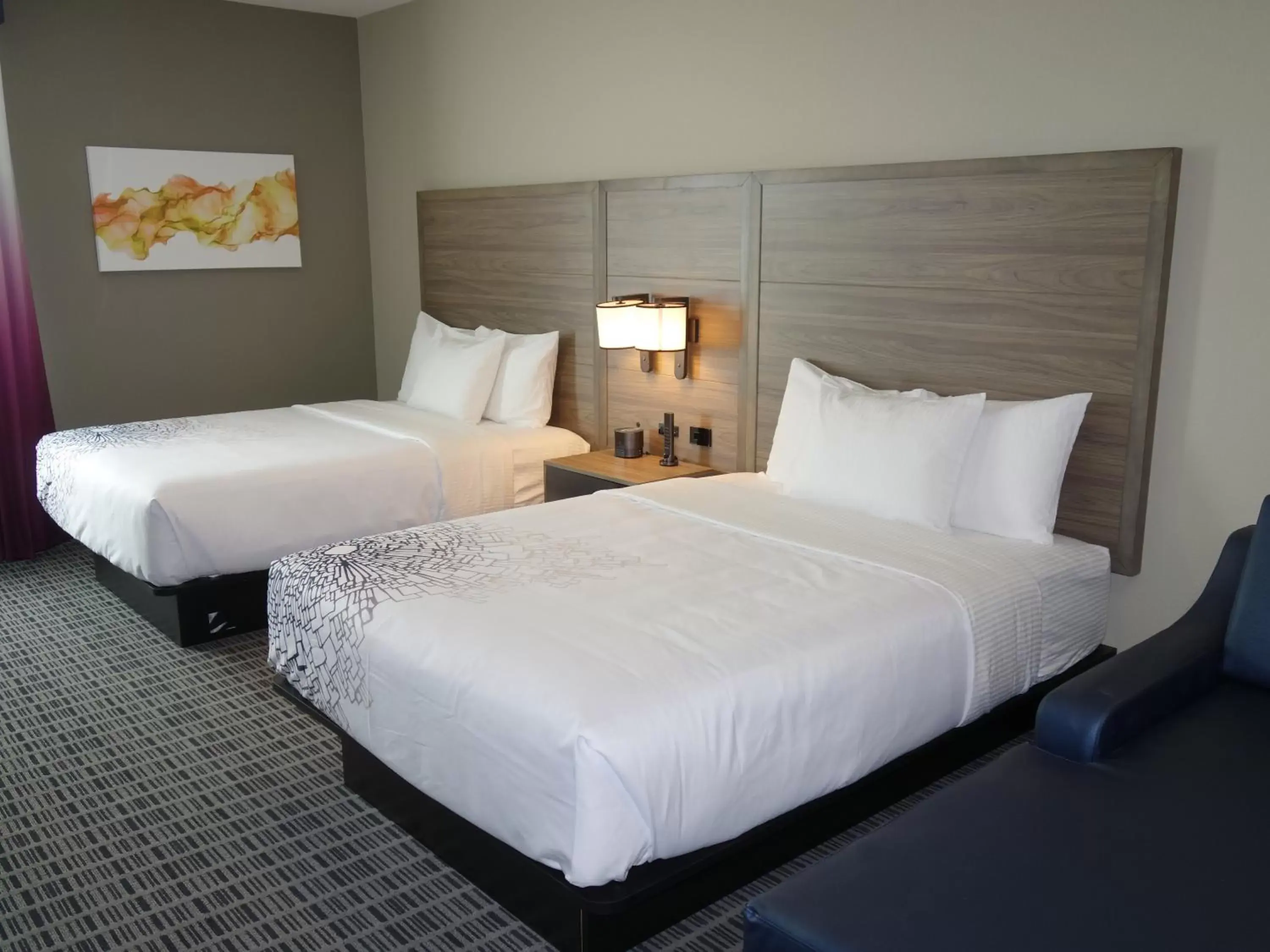 Communal lounge/ TV room, Bed in La Quinta by Wyndham San Antonio Alamo City