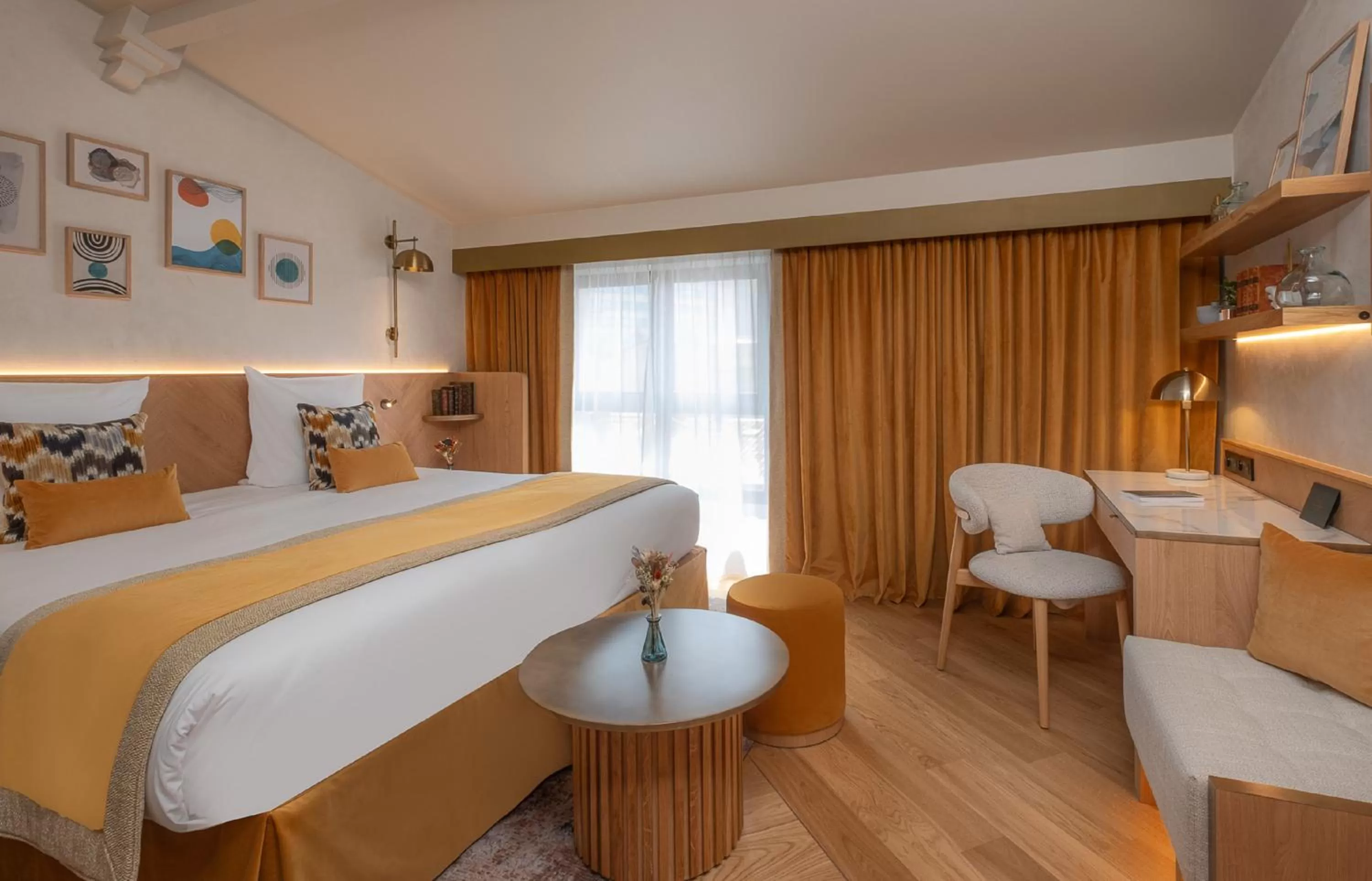 Bedroom, Bed in Hôtel Burdigala by Inwood Hotels