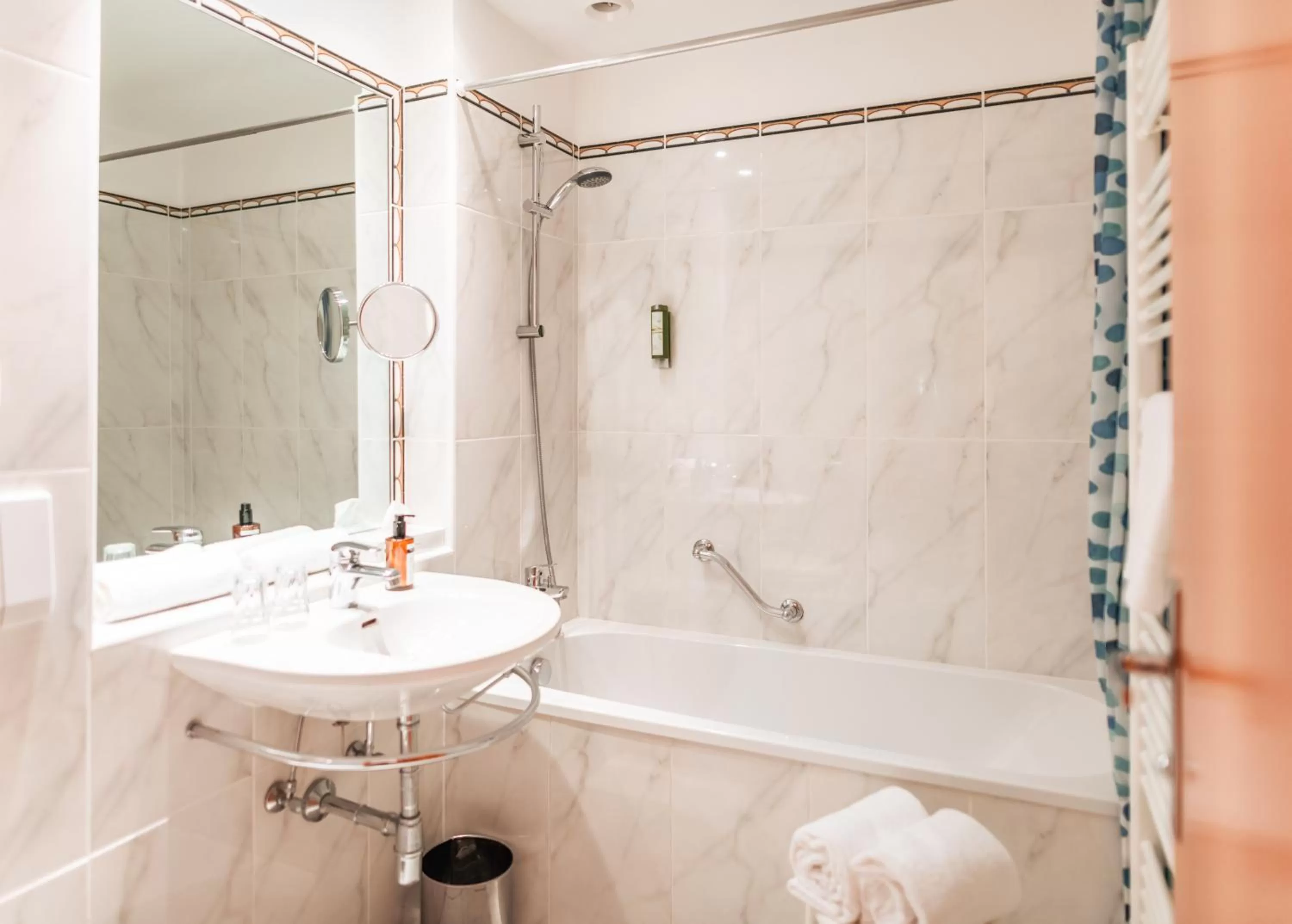 Bathroom in Hotel Markgraf