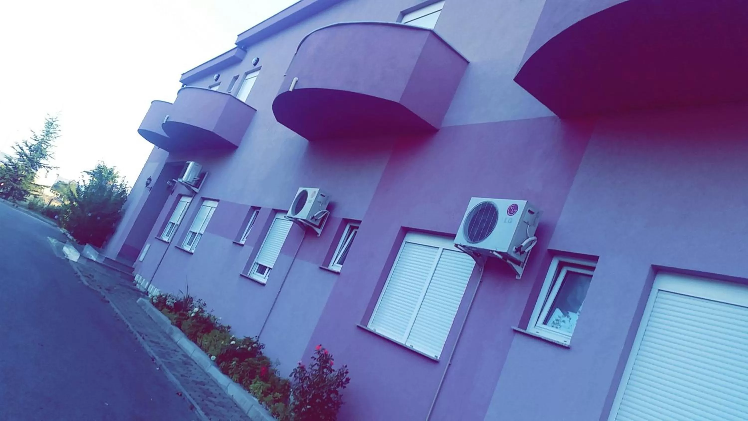 Street view in Motel Aura