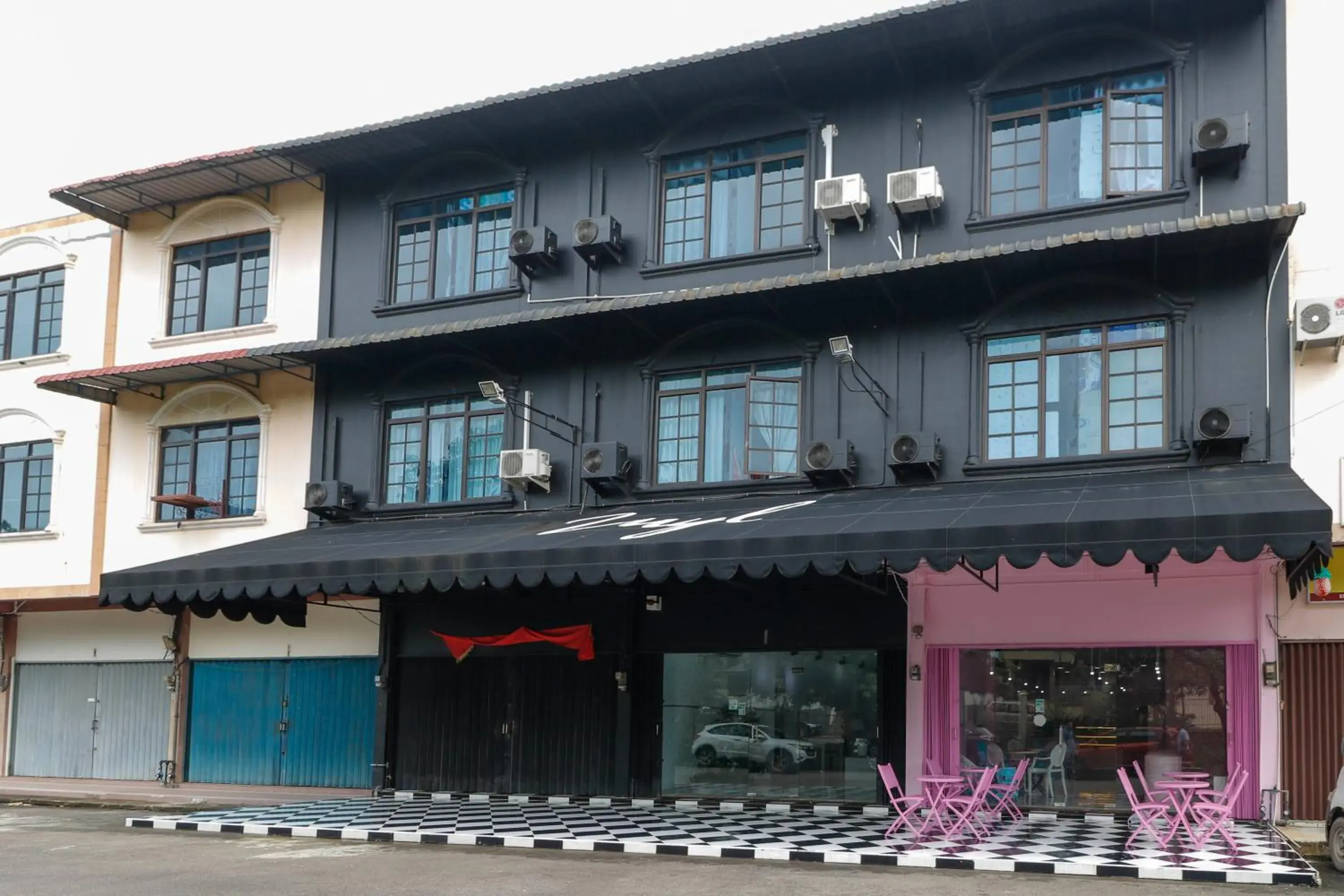 Facade/entrance, Property Building in RedDoorz Plus near Batam City Square